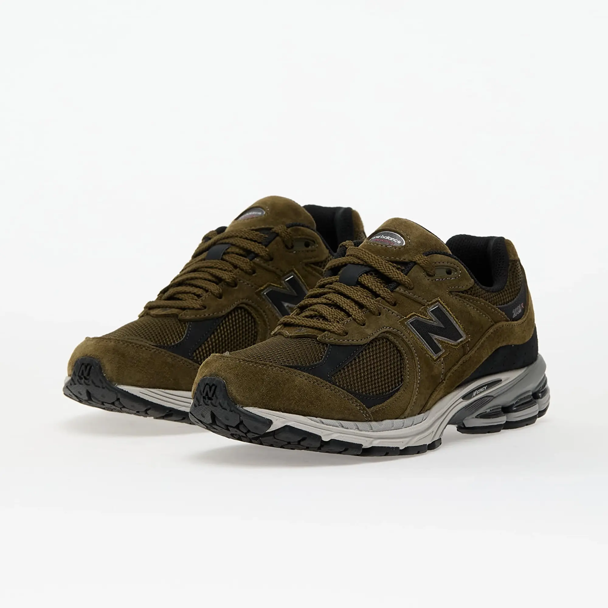 New Balance Unisex 2002R in Brown/Black Suede/Mesh