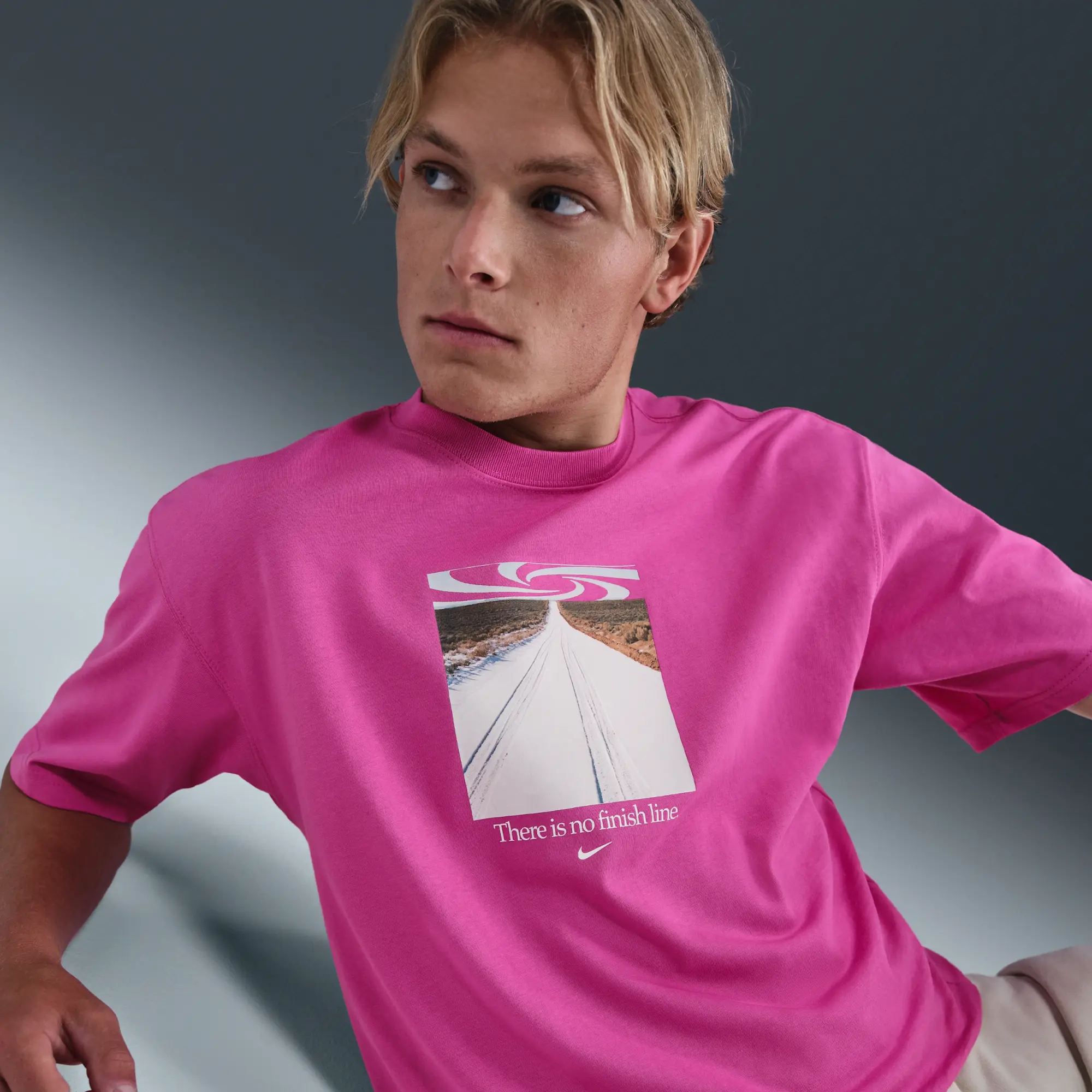 Nike Sportswear Men's Max90 T-Shirt - Pink
