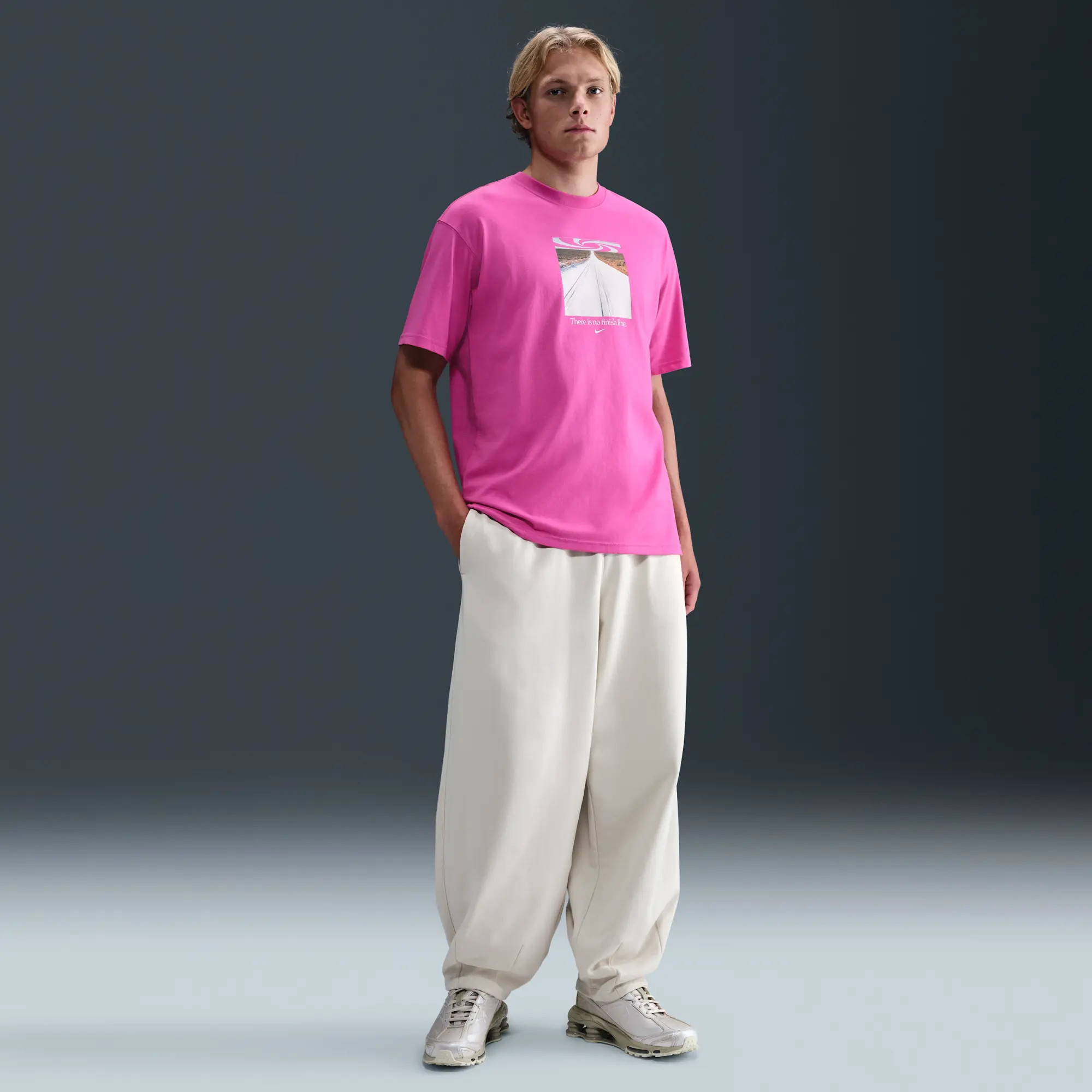 Nike Sportswear Men's Max90 T-Shirt - Pink