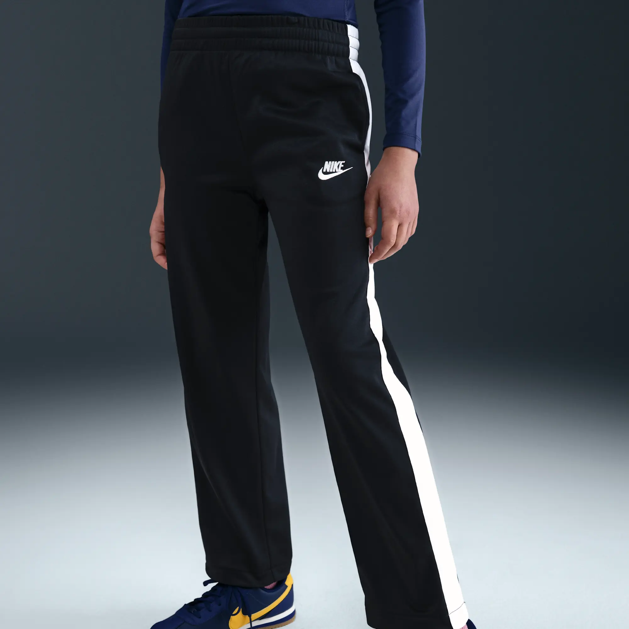 Nike Sportswear Older Kids' Dri-FIT Hooded Tracksuit - Black - Sustainable Materials