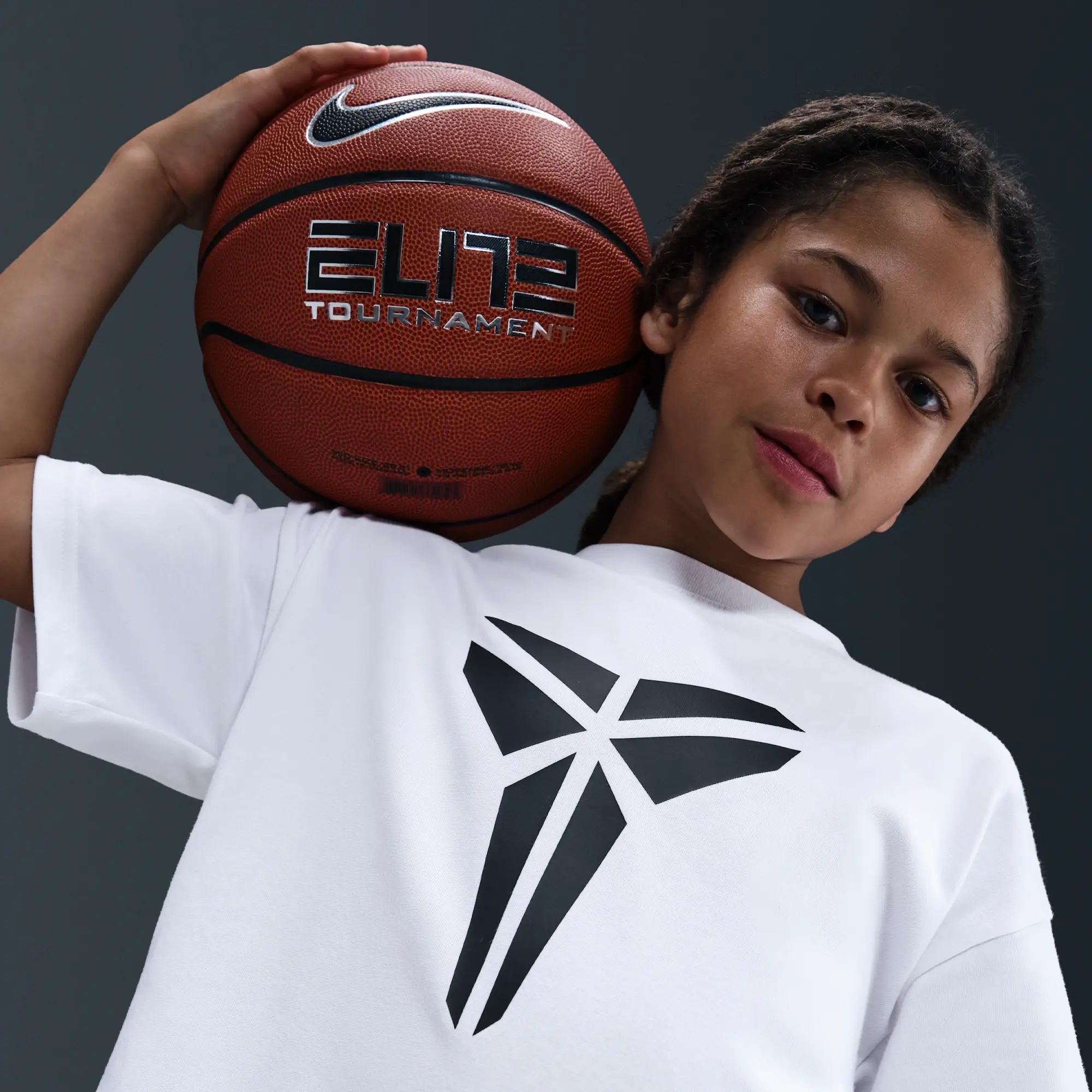 Nike Kobe Older Kids' Dri-FIT Max90 T-Shirt - White - Sustainable Materials