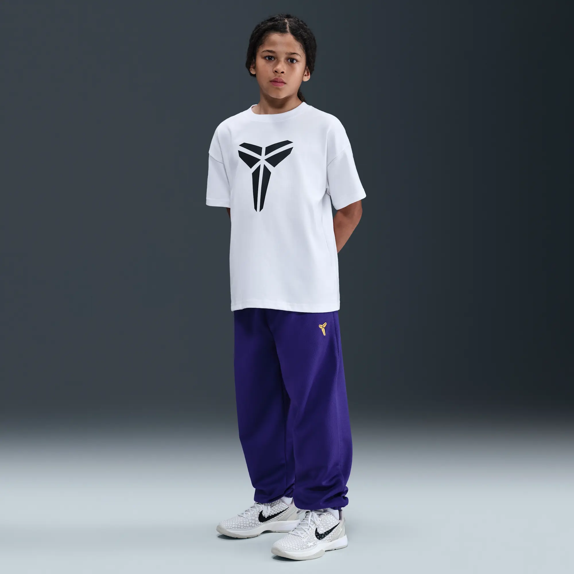 Nike Kobe Older Kids' Dri-FIT Max90 T-Shirt - White - Sustainable Materials