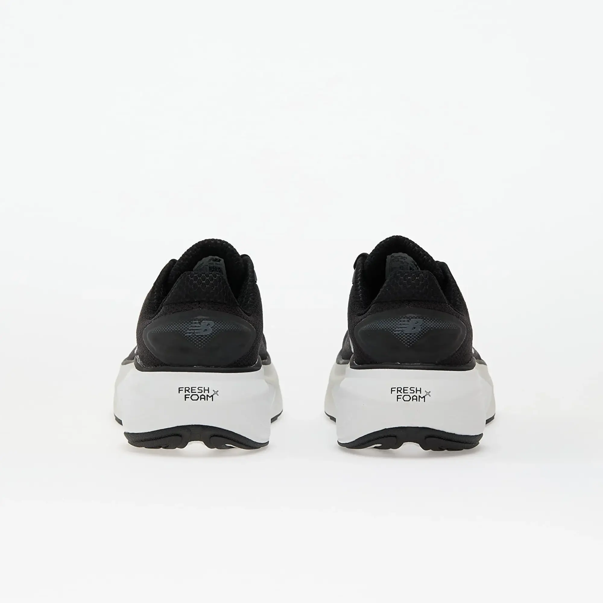 New Balance Women's Fresh Foam X More v6 in Black/Grey Synthetic