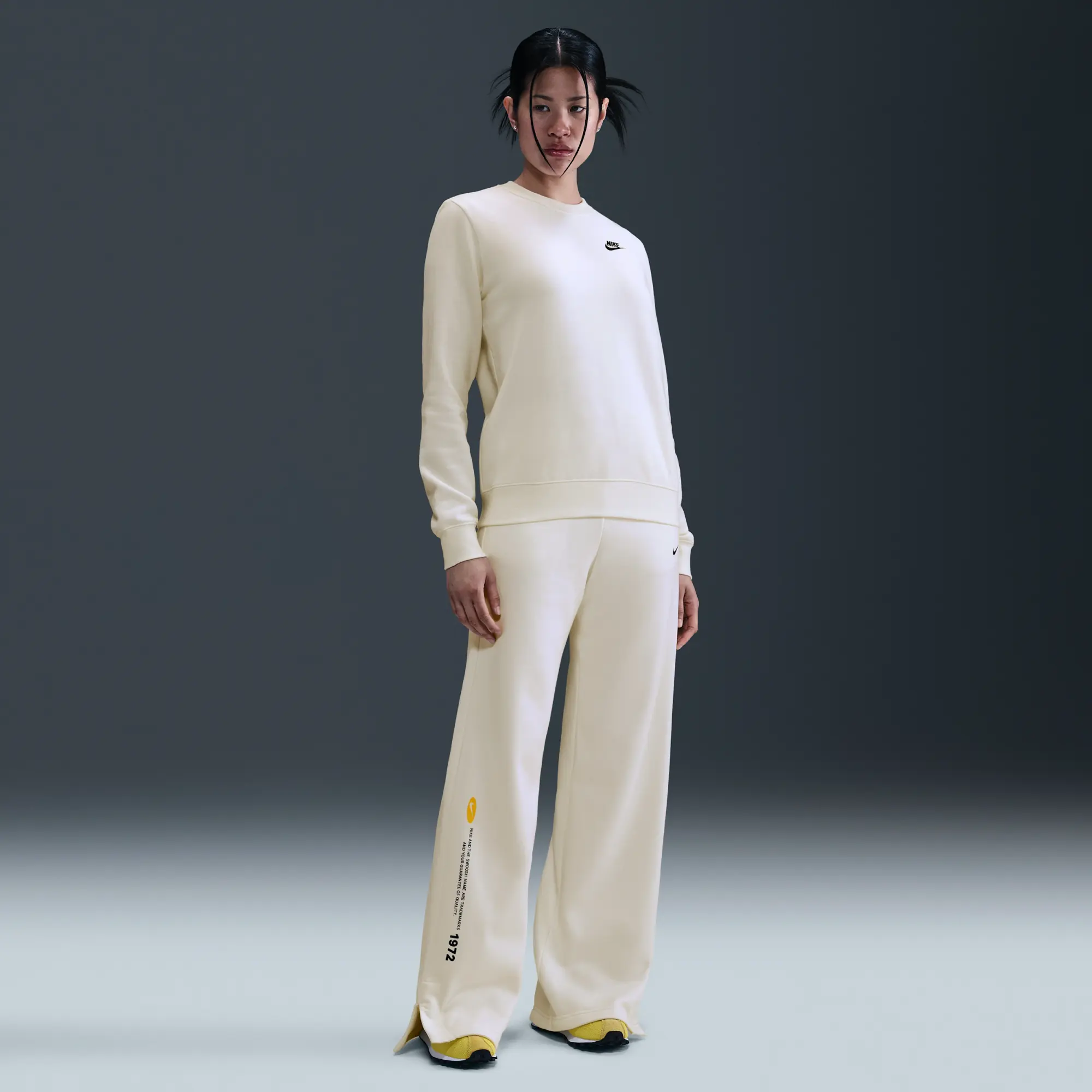 Nike Sportswear Women's Wide-Leg Trousers - White - Fleece