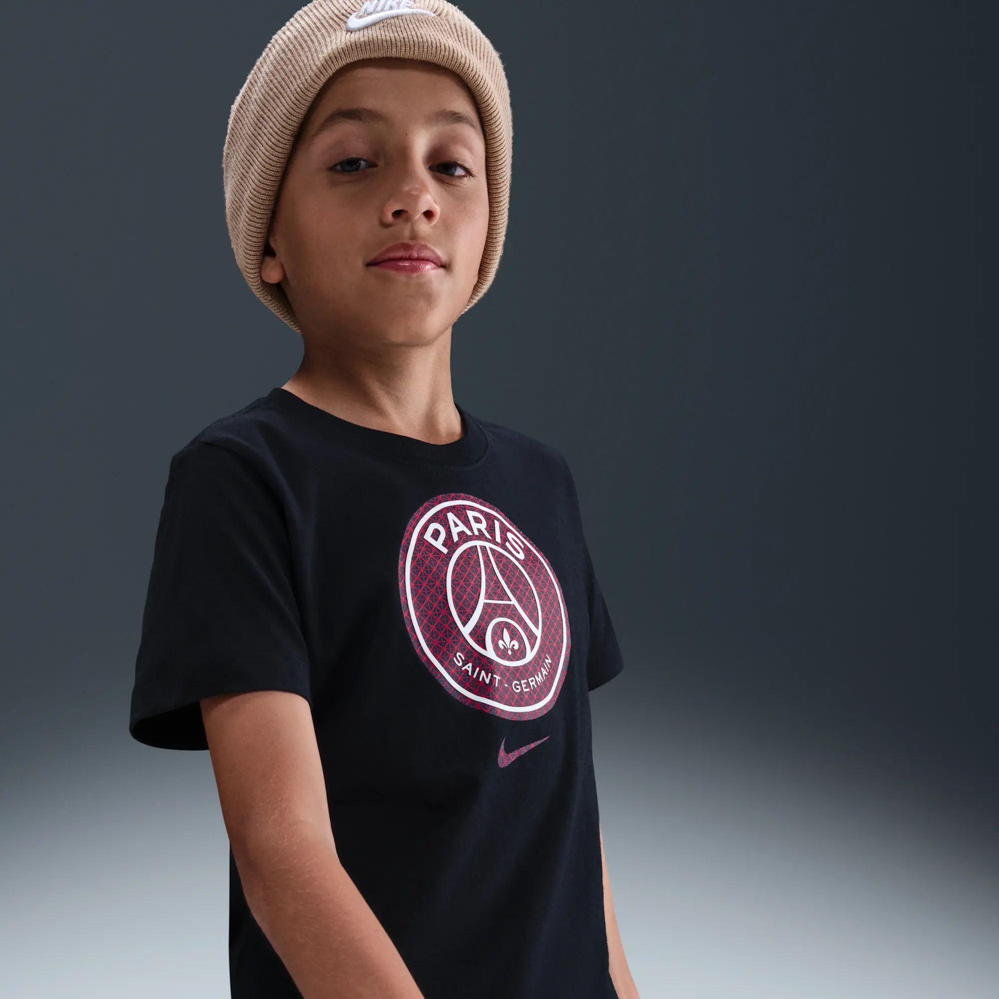 Paris Saint-Germain Older Kids' Nike Football T-shirt - Black