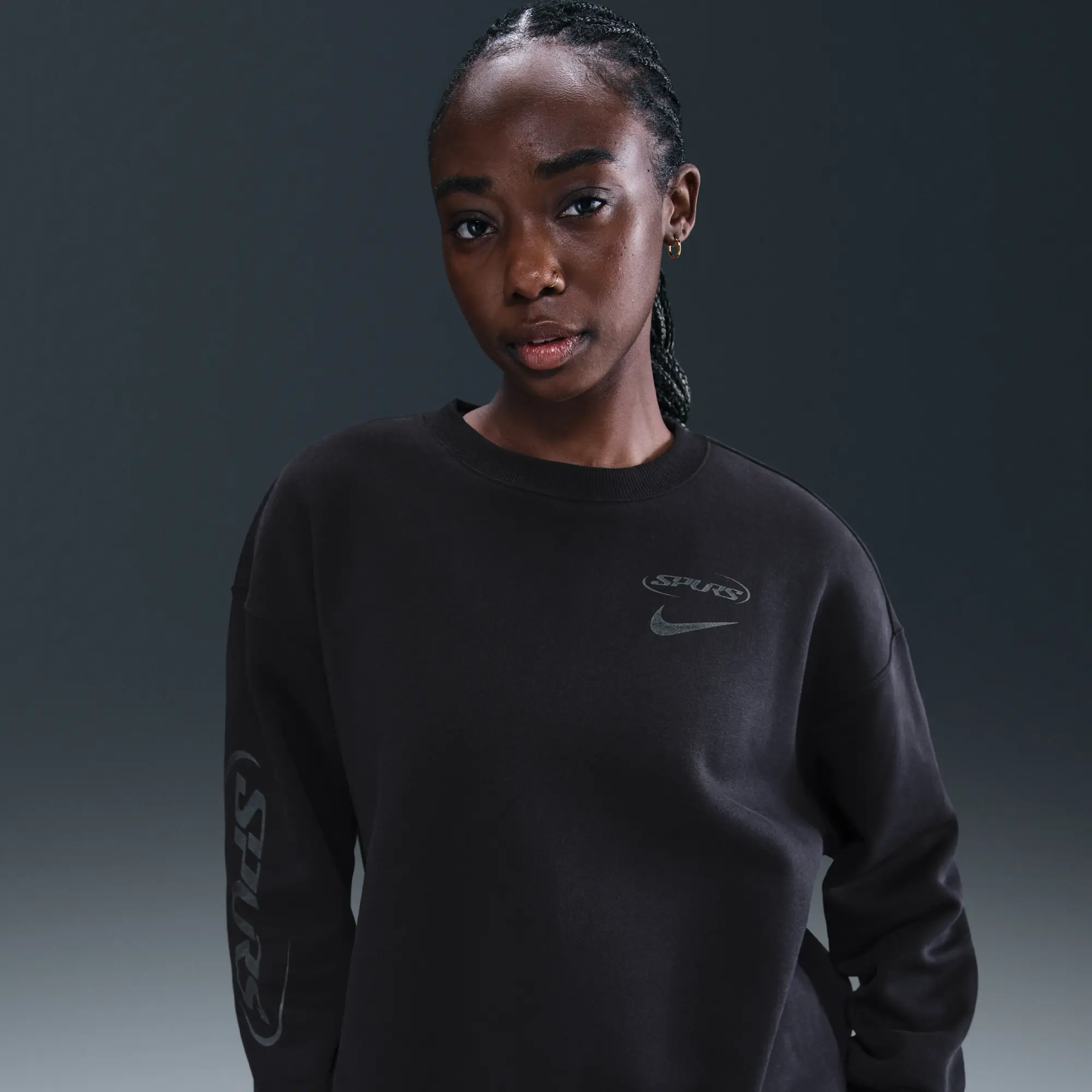 Tottenham Hotspur Phoenix Fleece Women's Nike Football Oversized Crew-Neck Sweatshirt - Black - Fleece