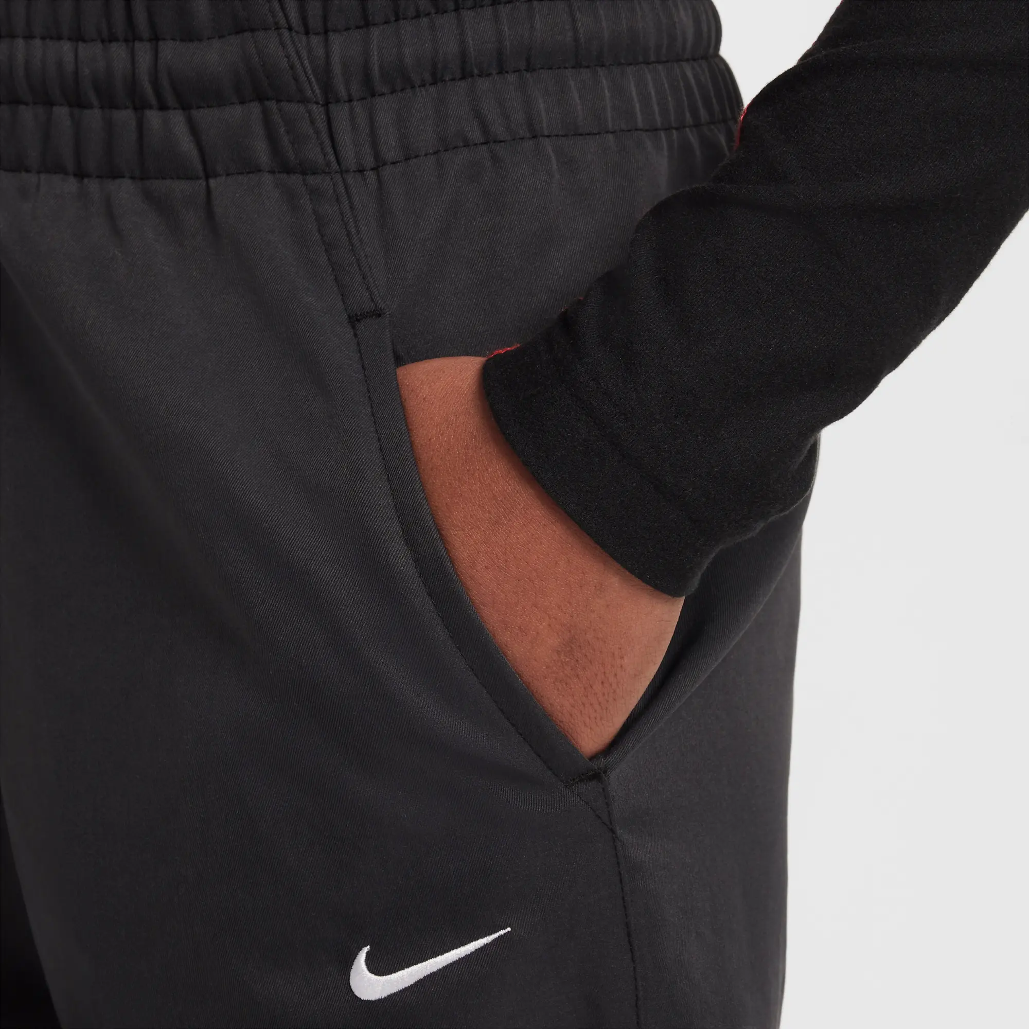 Nike Sportswear Older Kids' (Girls') Woven Wide-Leg Trousers - Black