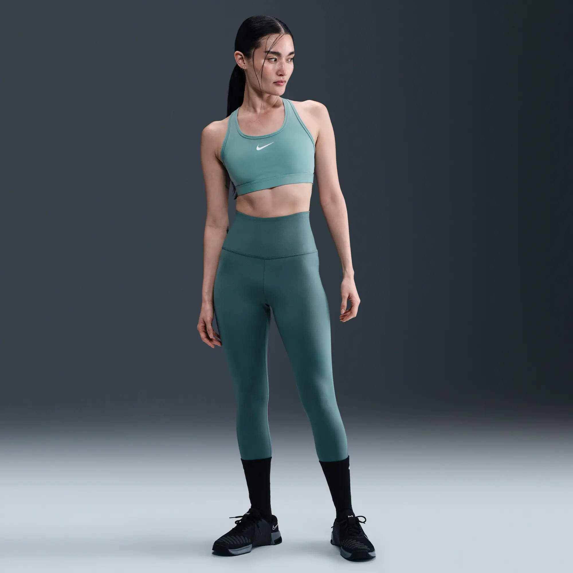 Nike Swoosh Medium-Support Women's Padded Sports Bra - Green - Recycled Polyester Minimum