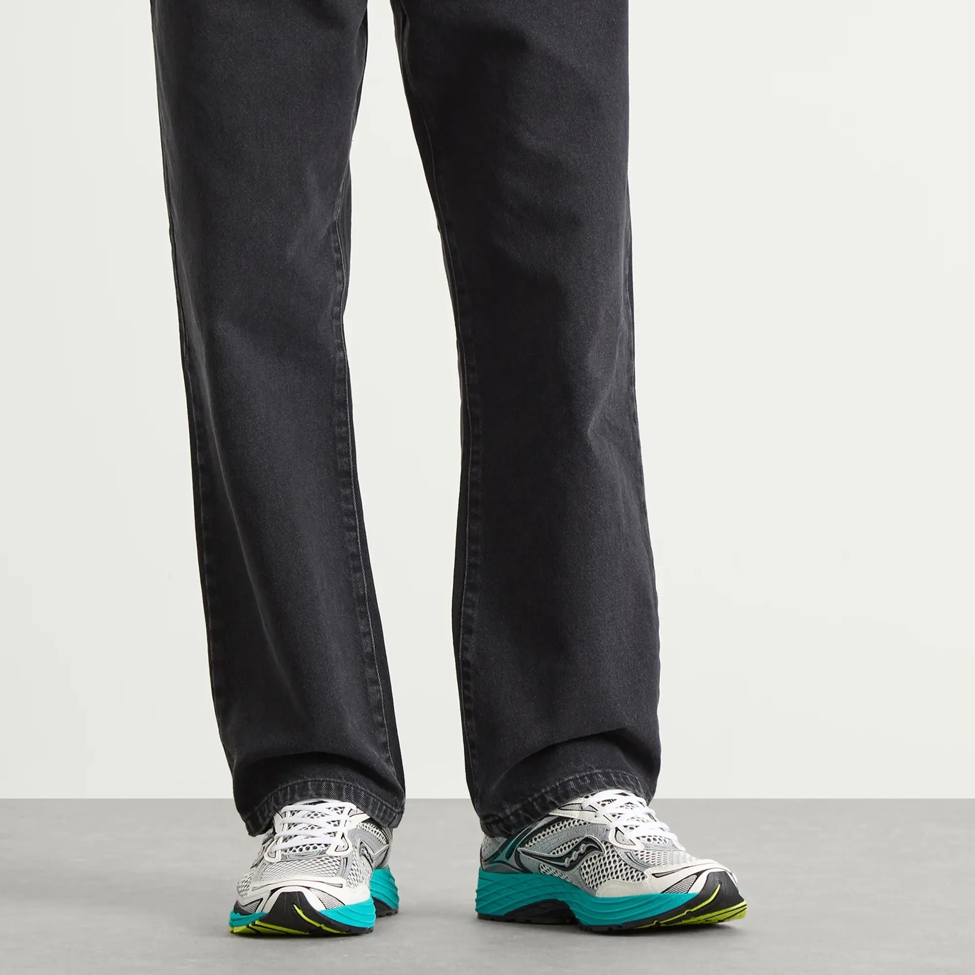 Saucony - ProGrid Omni 9 OG in Grey