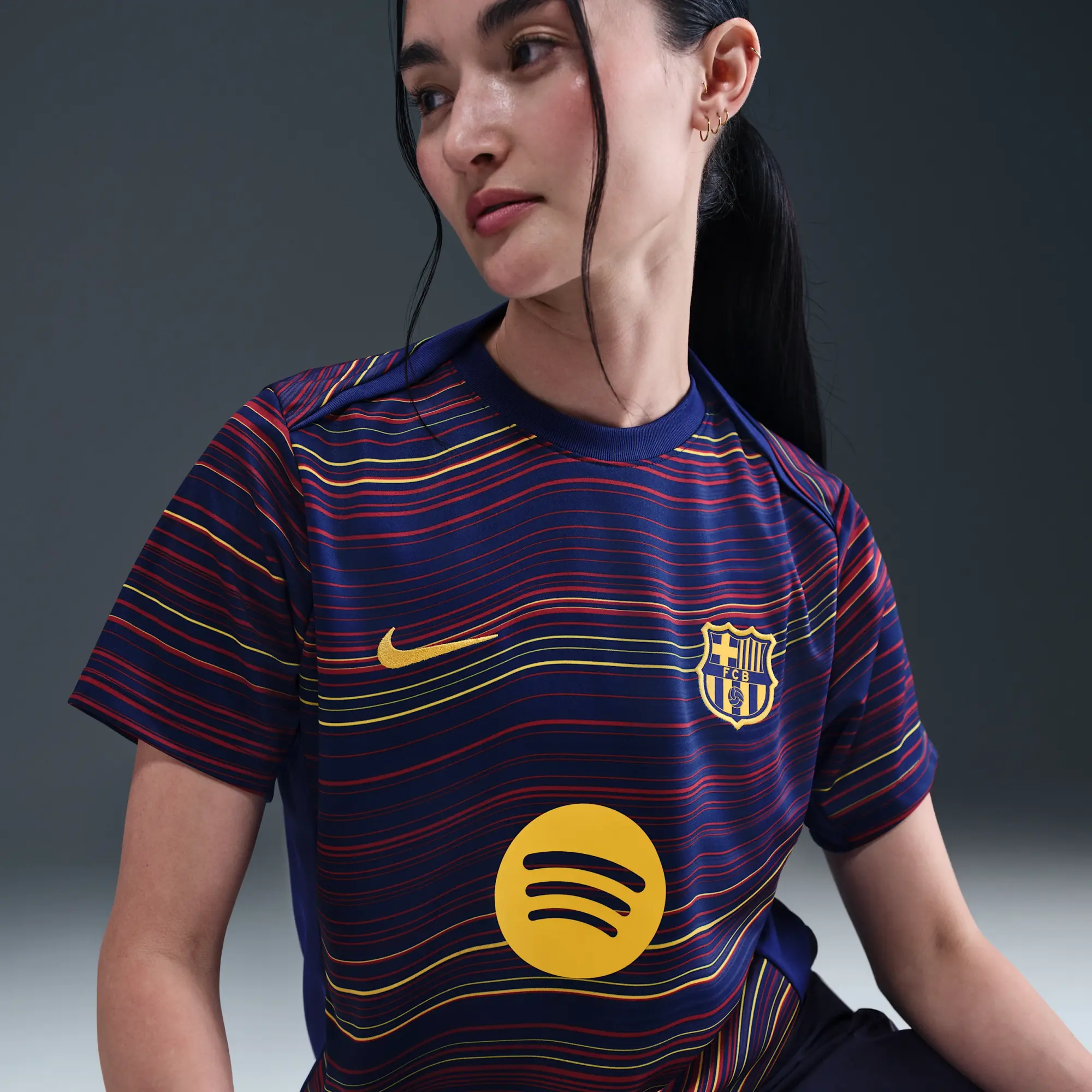 F.C. Barcelona Academy Pro Home Women's Nike Dri-FIT Football Pre-Match Short-Sleeve Top - Blue - Polyester