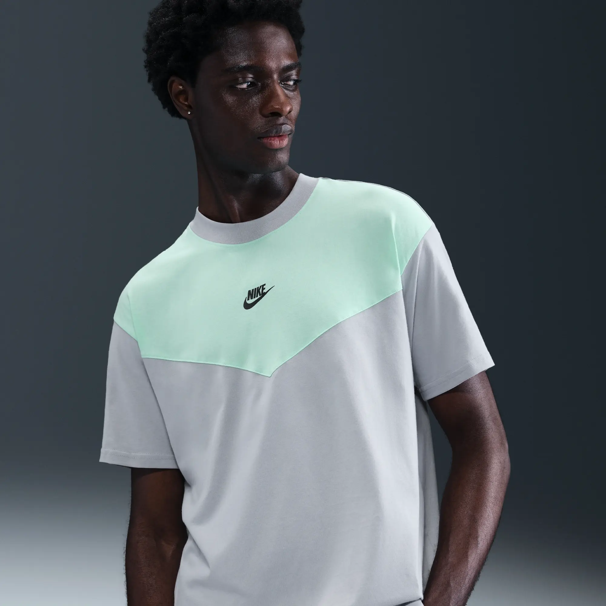Nike Sportswear Men's T-Shirt - Grey - Cotton