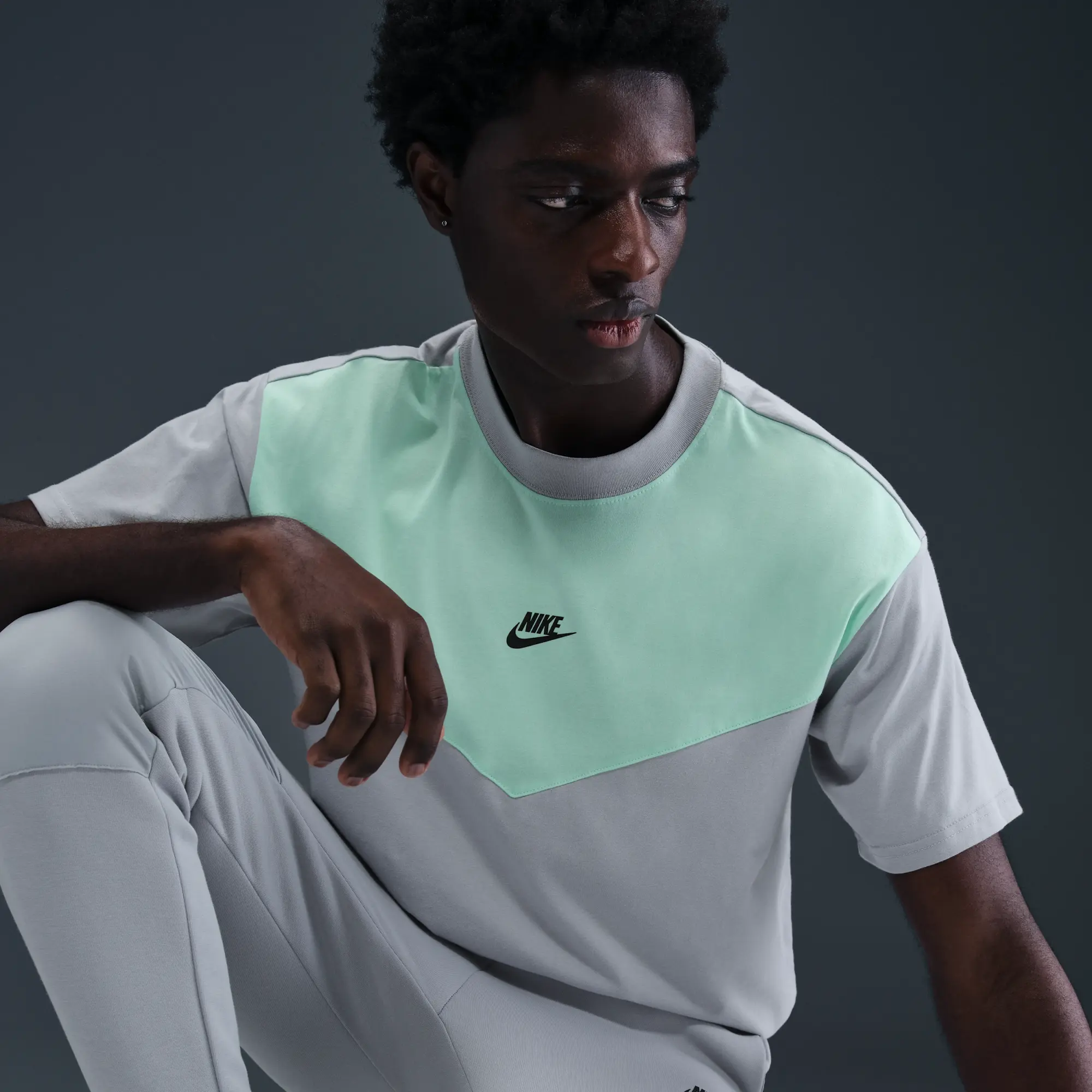 Nike Sportswear Men's T-Shirt - Grey - Cotton