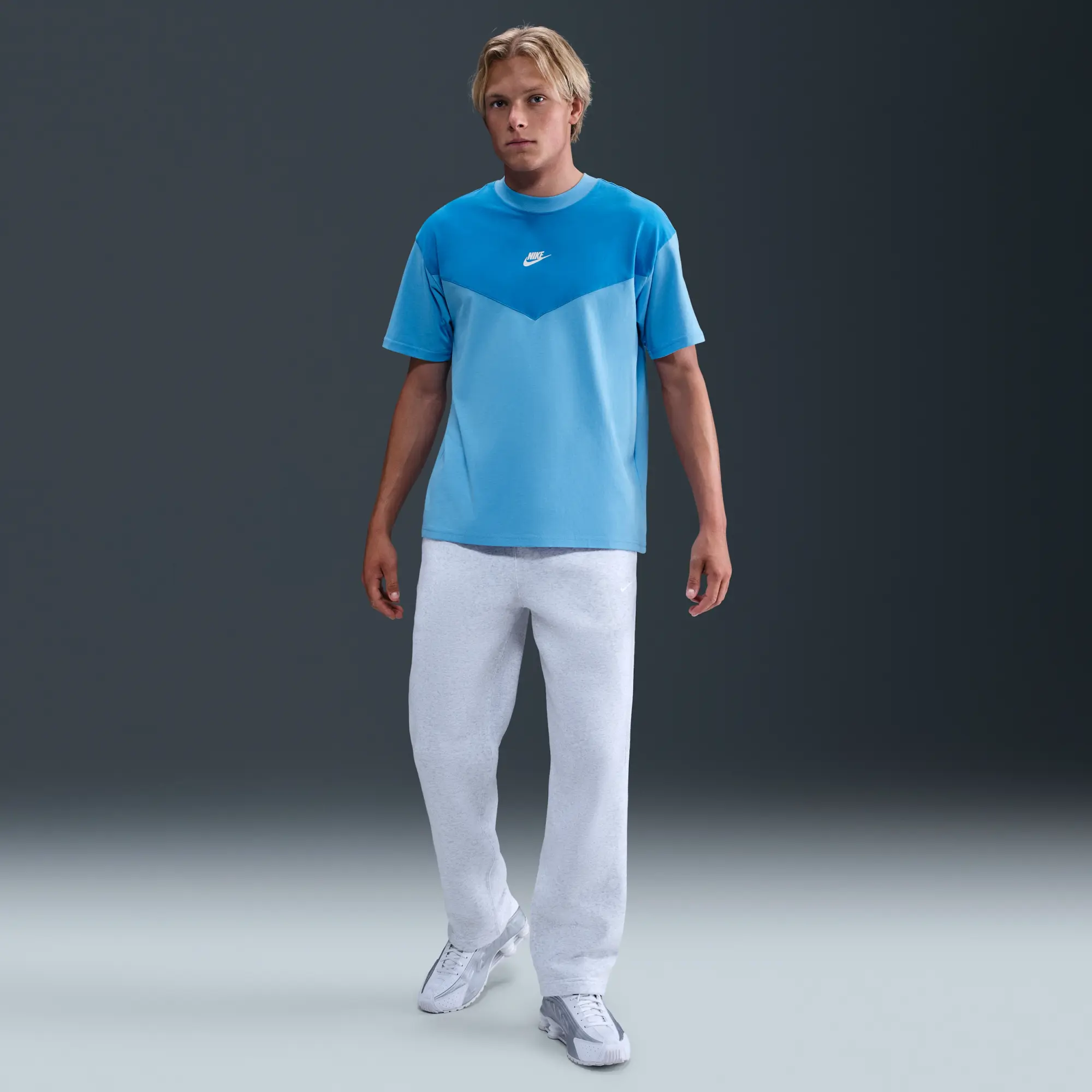 Nike Sportswear Men's T-Shirt - Blue - Cotton