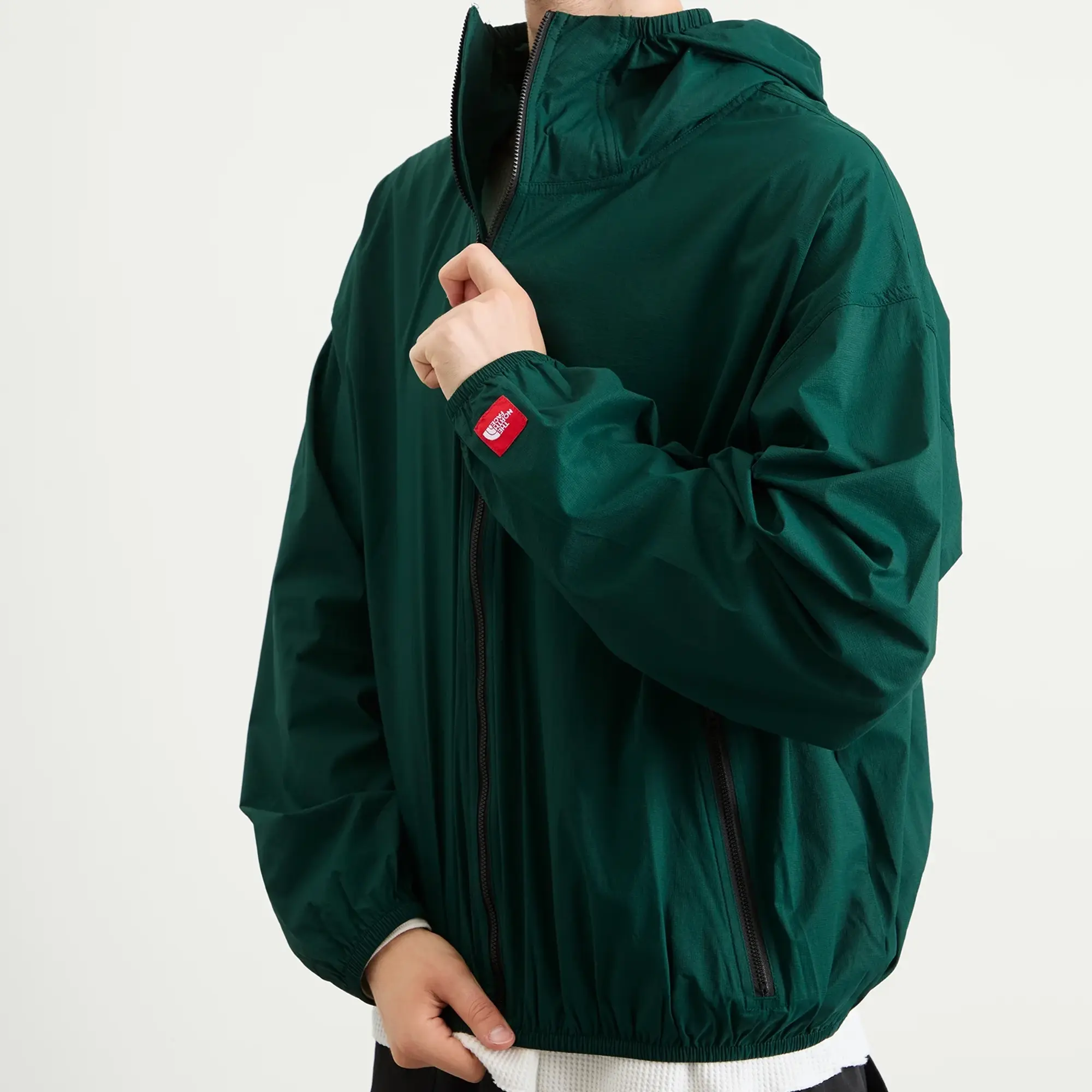 The North Face Men's Redbox Packable Hooded Wind Jacket Hunter Green