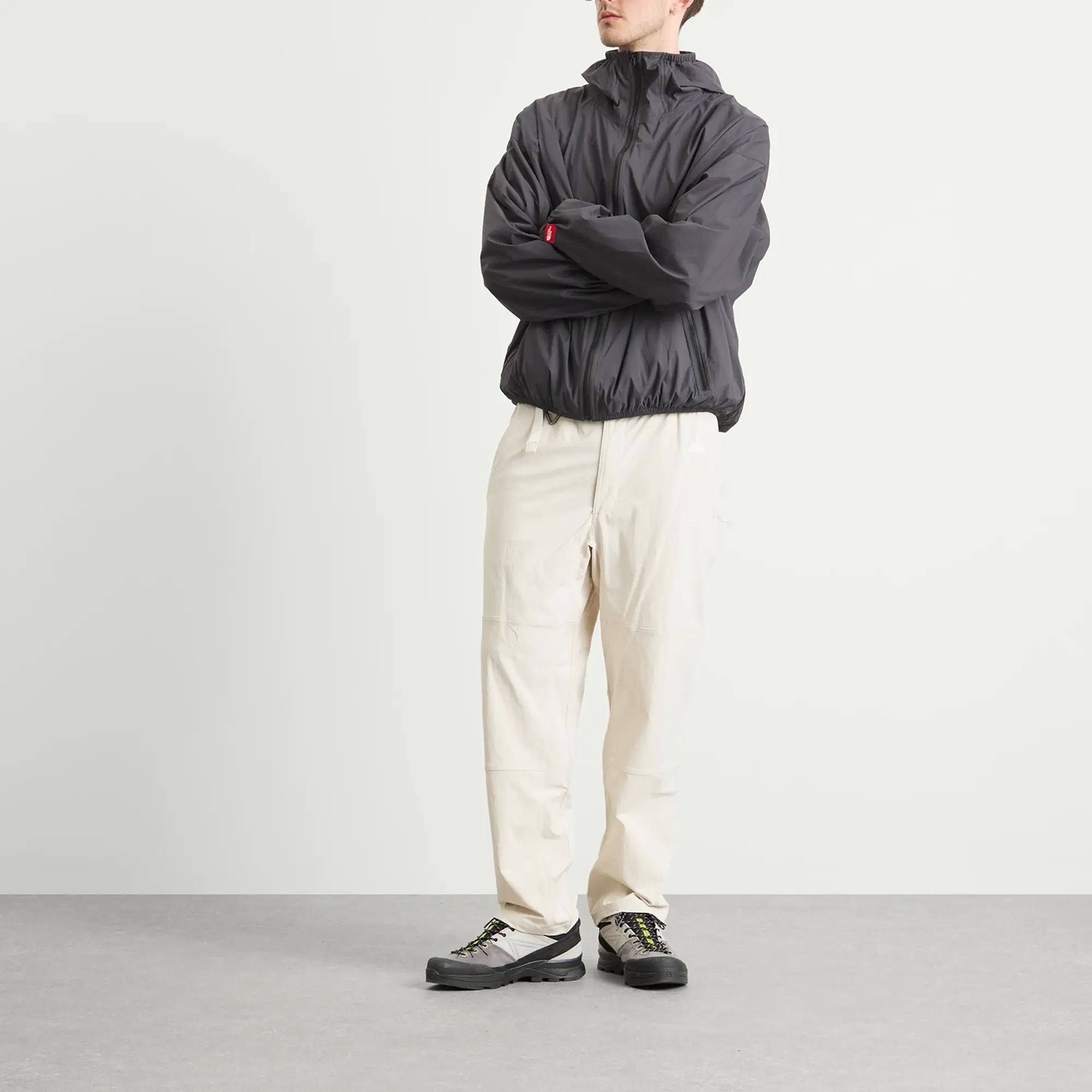 The North Face Men's Redbox Packable Hooded Wind Jacket Obsidian