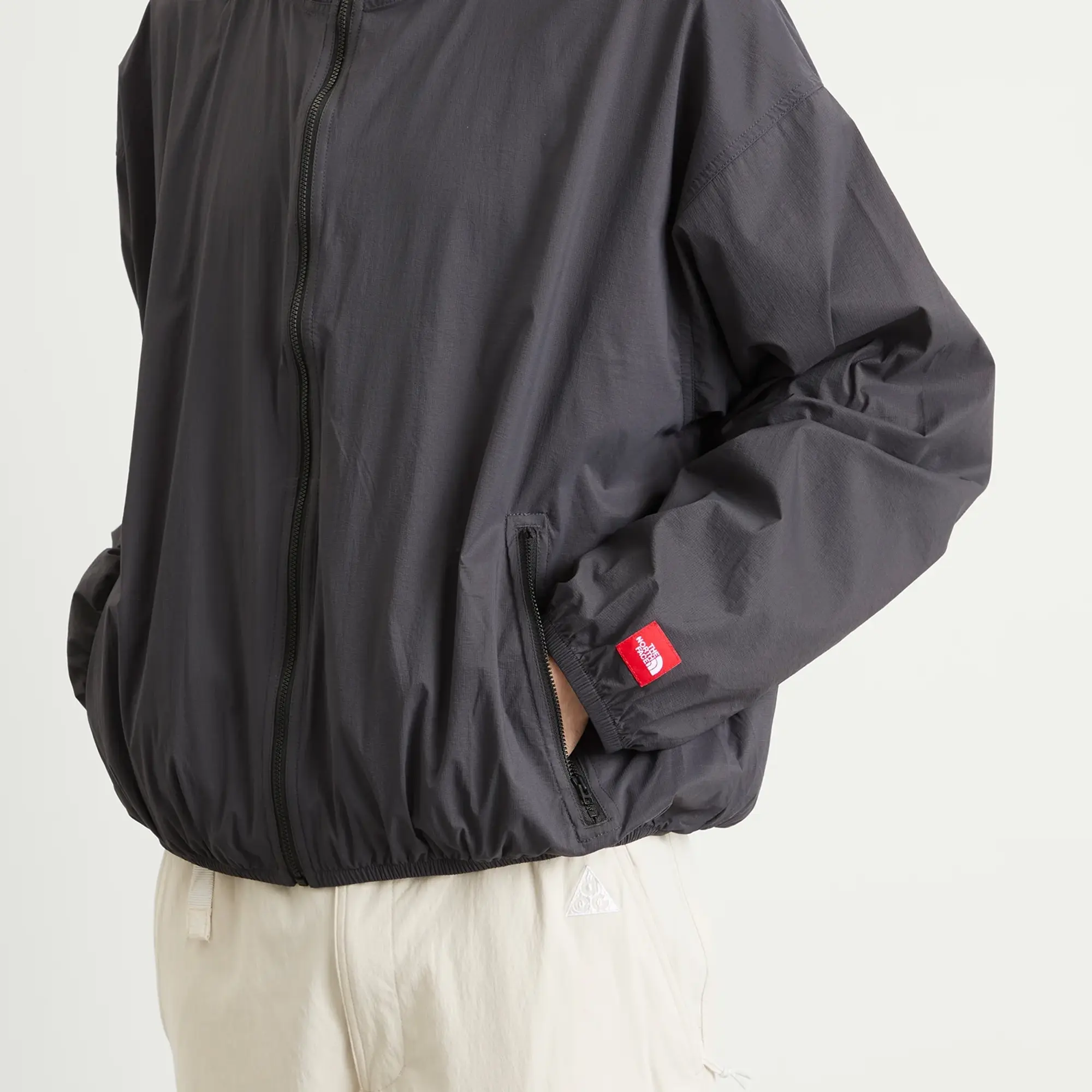 The North Face Men's Redbox Packable Hooded Wind Jacket Obsidian