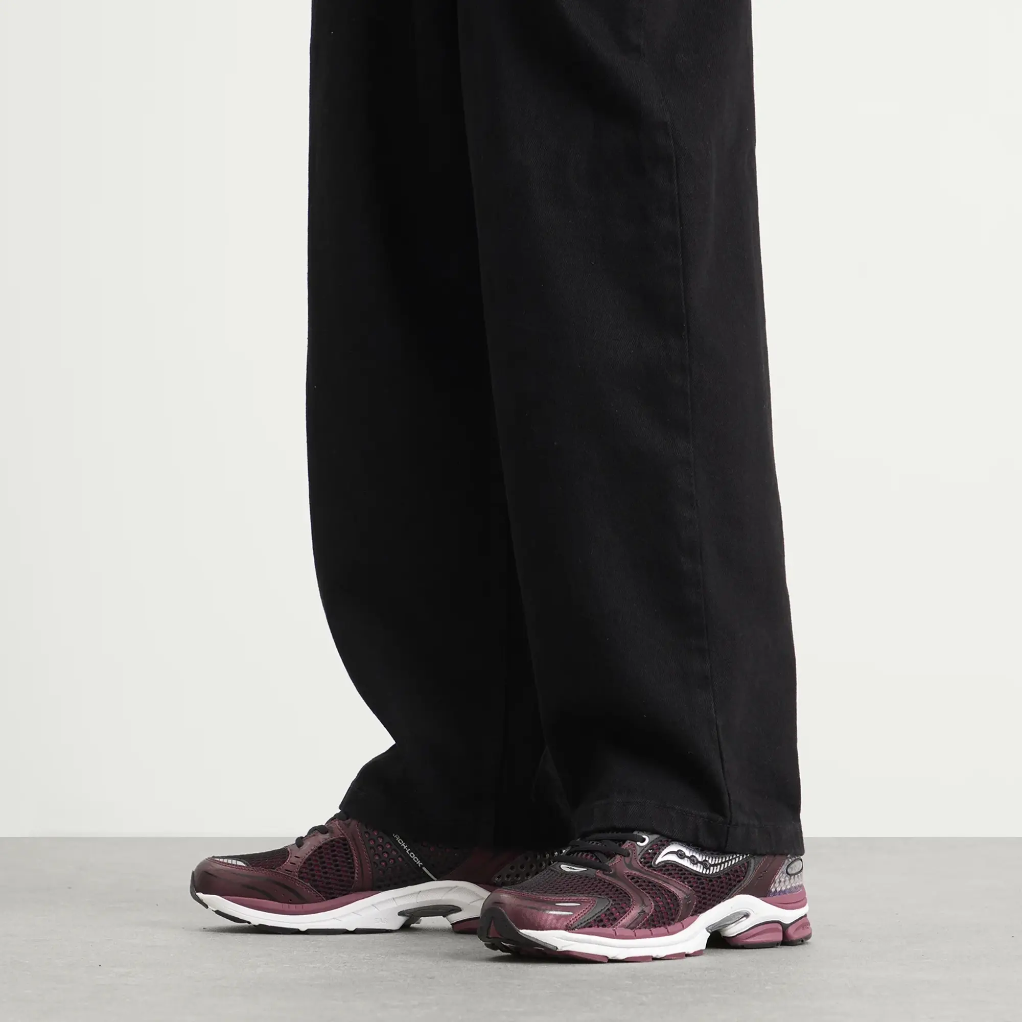 Saucony - ProGrid Triumph 4 in Red