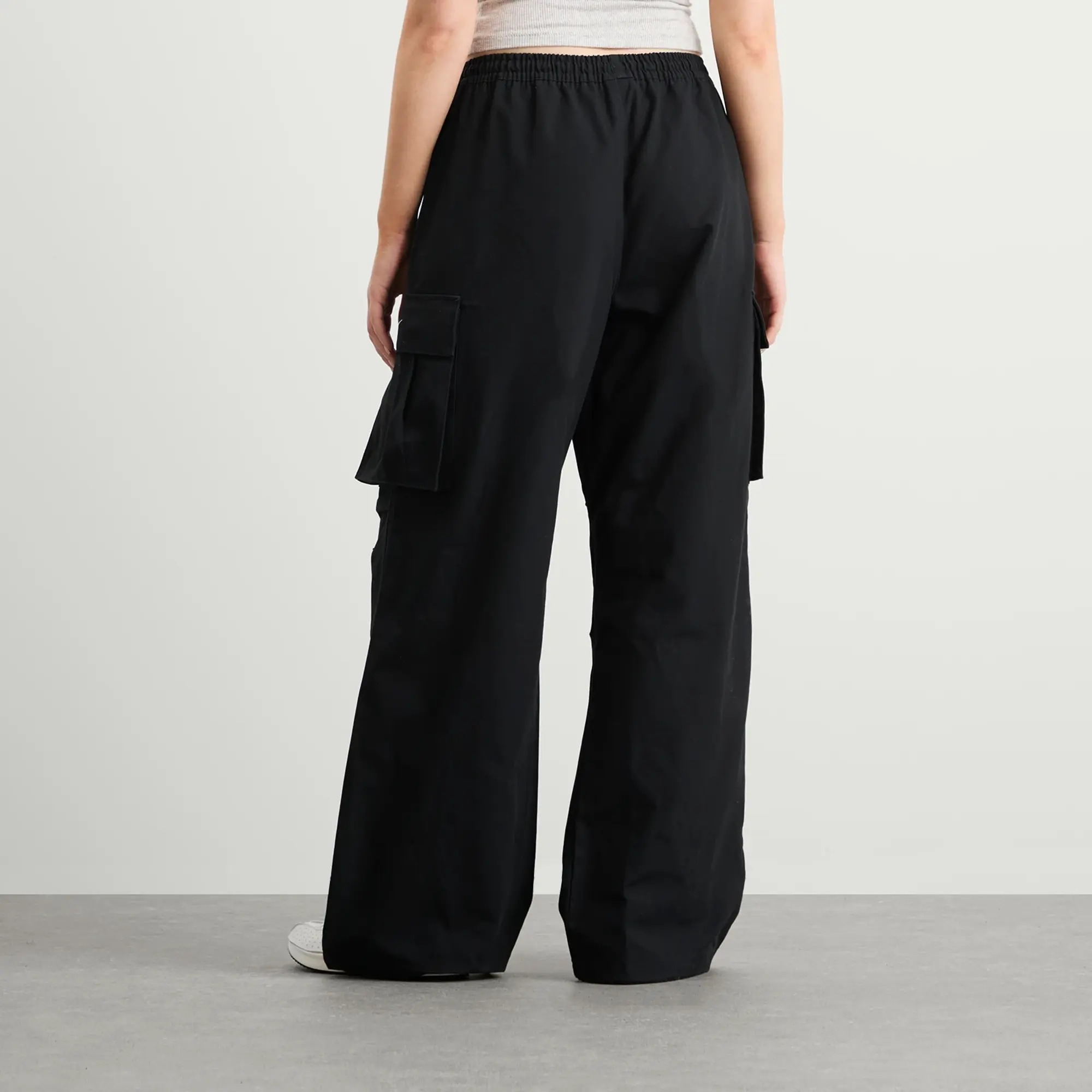 Nike Women's Street Woven Cargo Pant Black/Sail