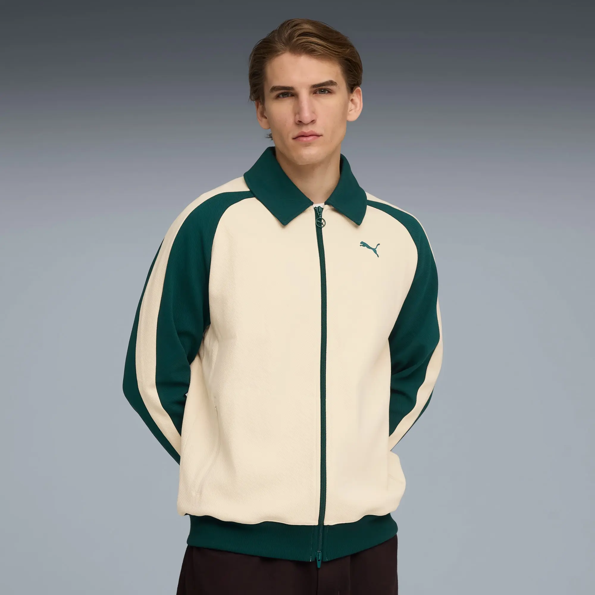 PUMA T7 Relaxed Wing Collar Track Jacket Unisex, Alpine Snow/Green Terrain, size Large