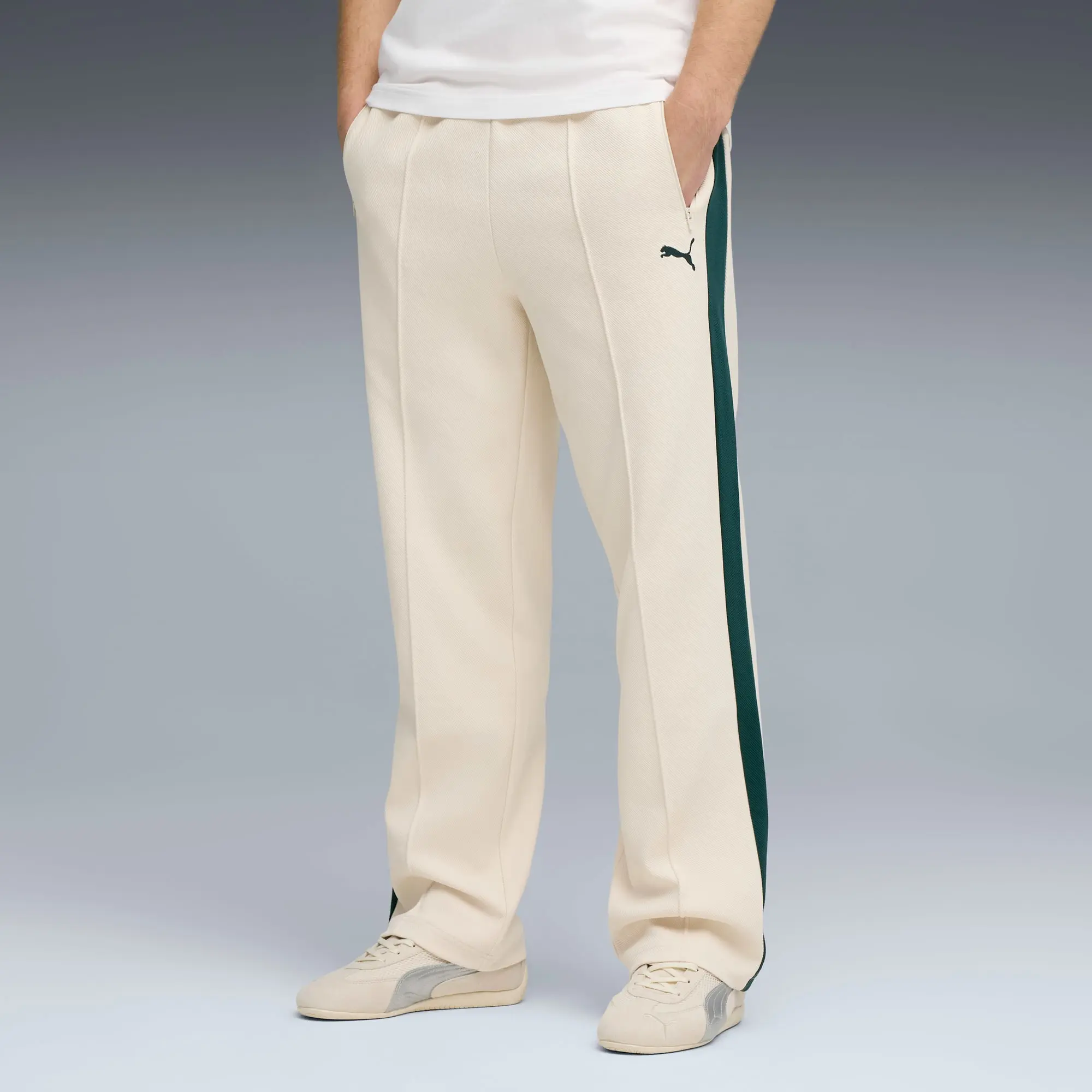 PUMA T7 Relaxed Jacquard Track Pants Unisex, Alpine Snow/Green Terrain, size Large