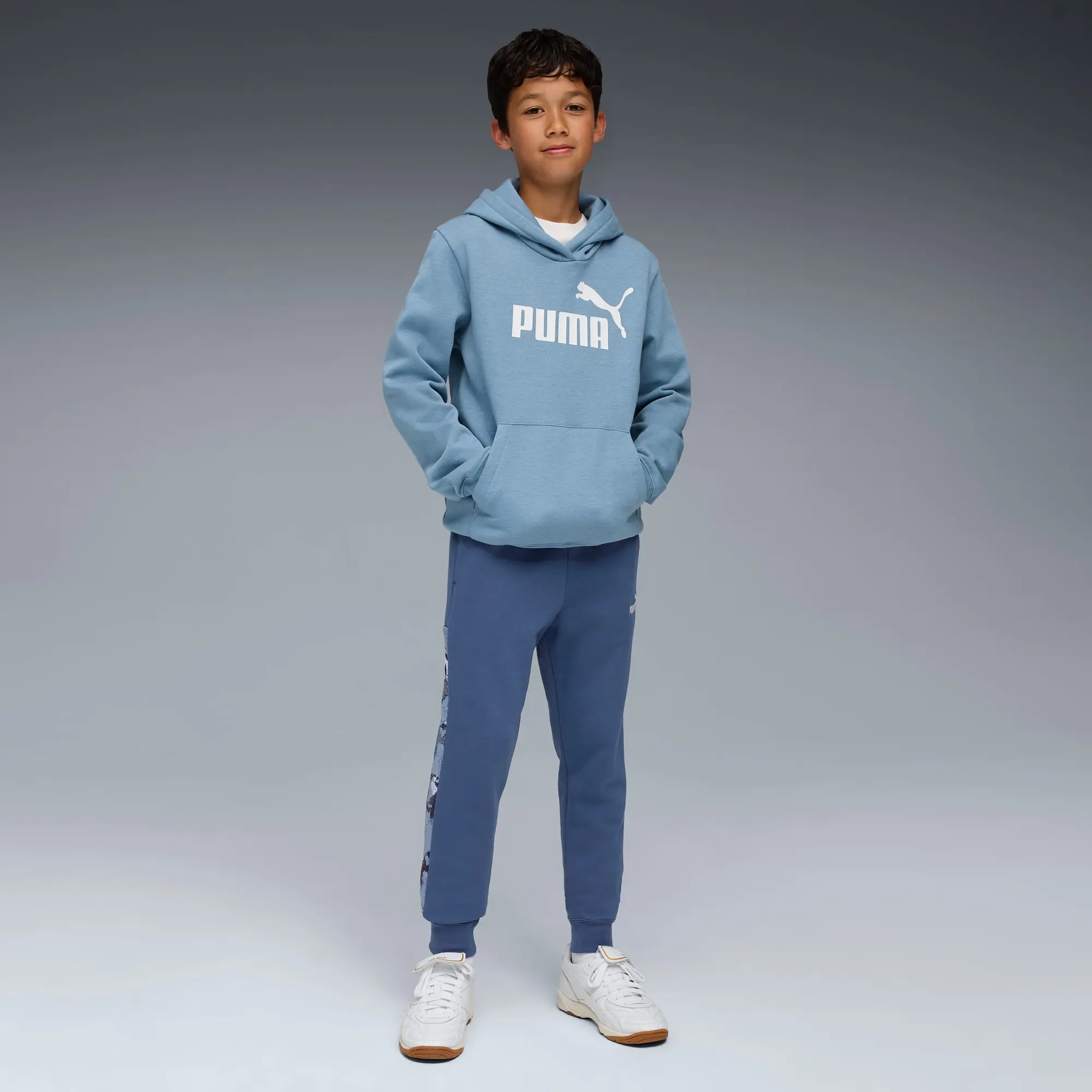 PUMA Essentials Camo Sweatpants Youth, Dark Indigo, size 11-12 Youth
