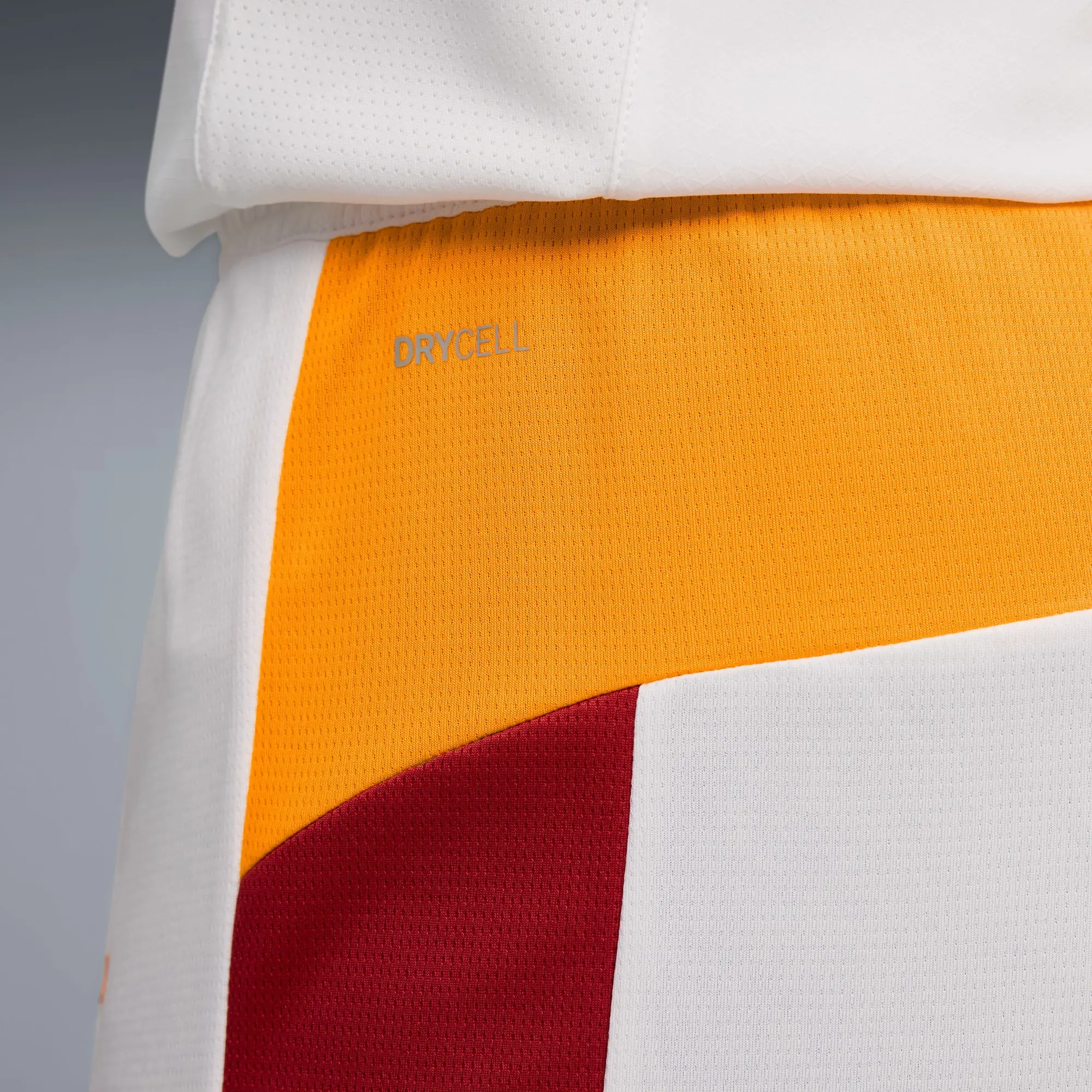 PUMA Galatasaray Sk 25/26 Shorts Men, White/Intense Orange, size 3XL
