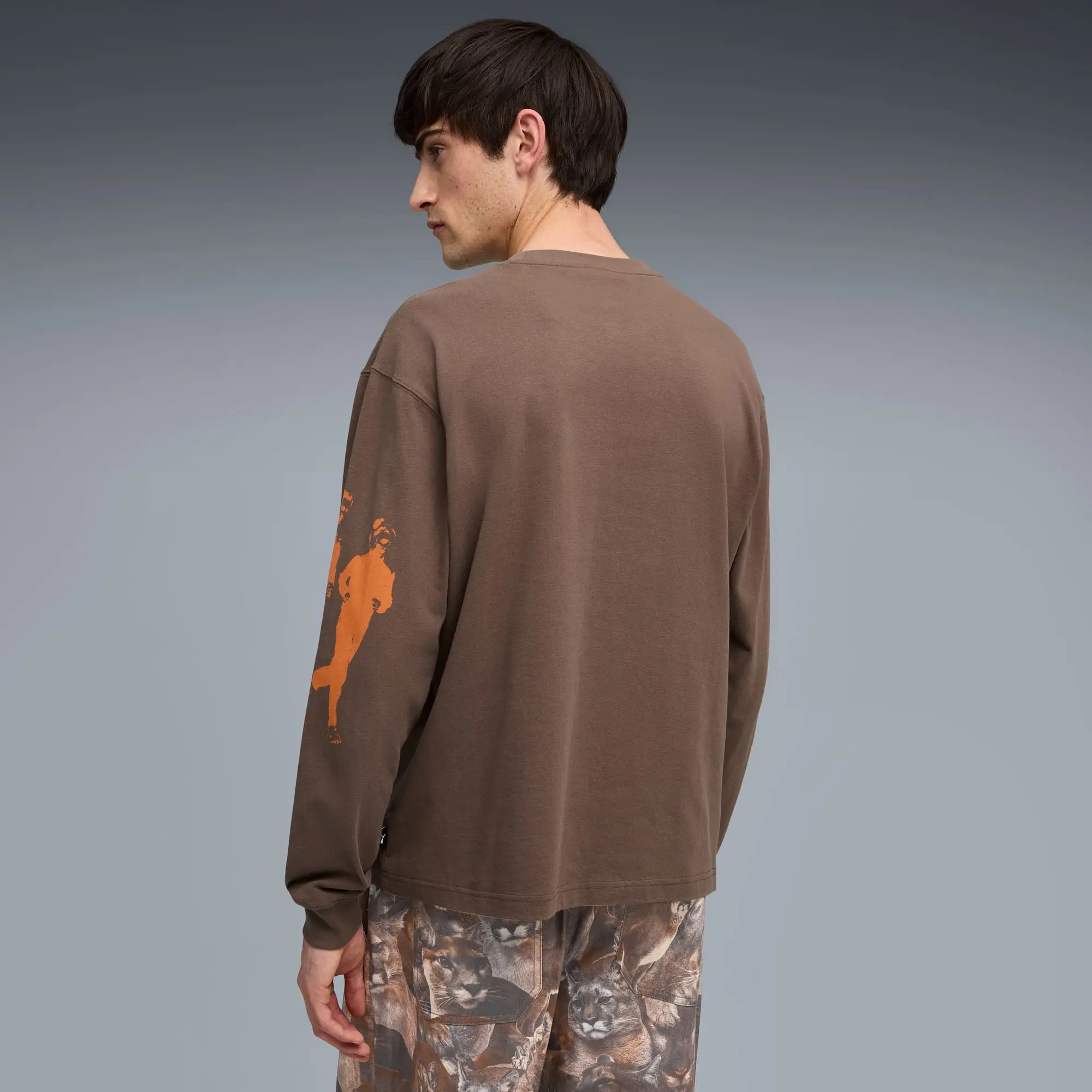PUMA Graphic Jogging Partner Long Sleeve Top Men, Flat Bronze, size Large