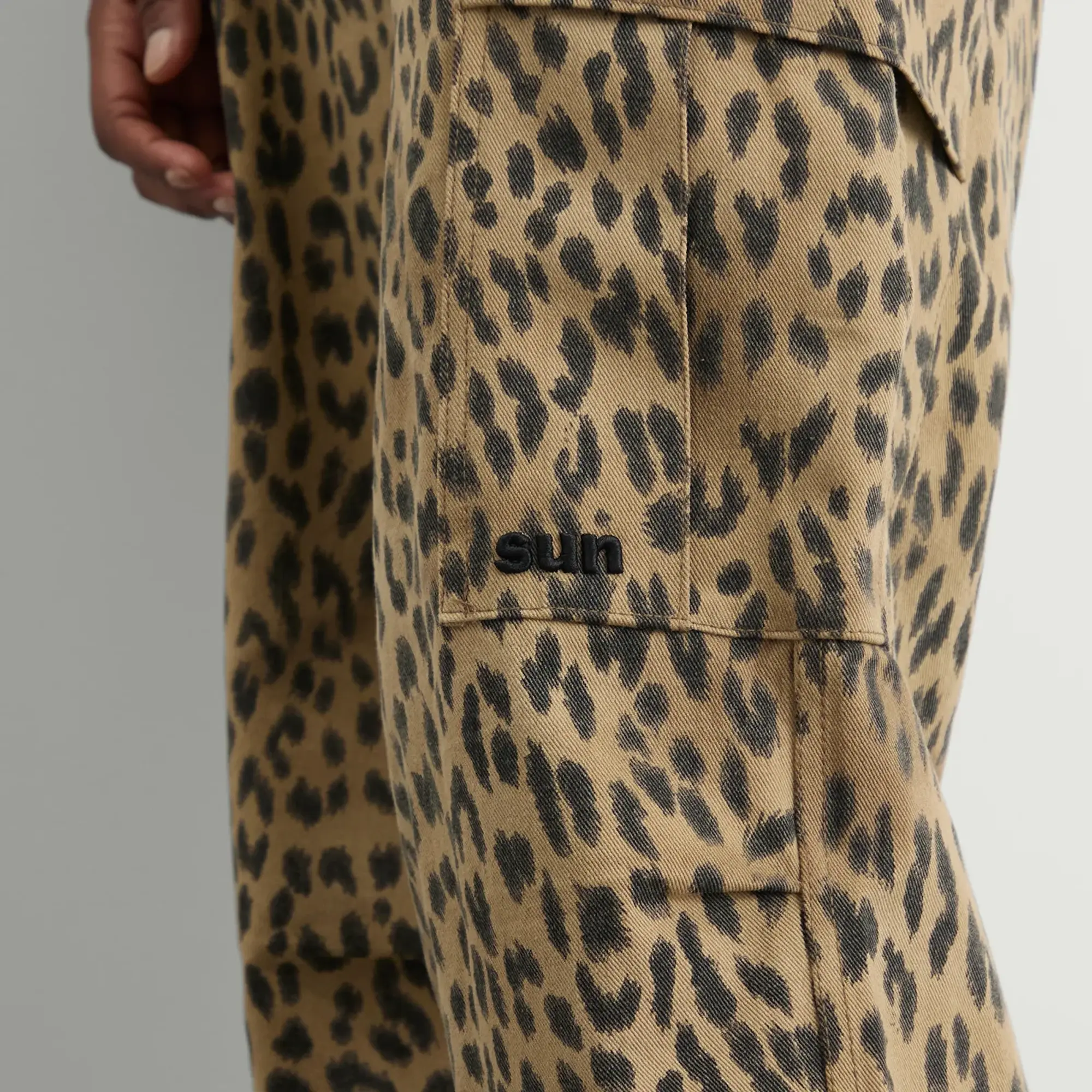 SUNDAYFRUITMARKET Women's Sun Leopard Cargo Pants