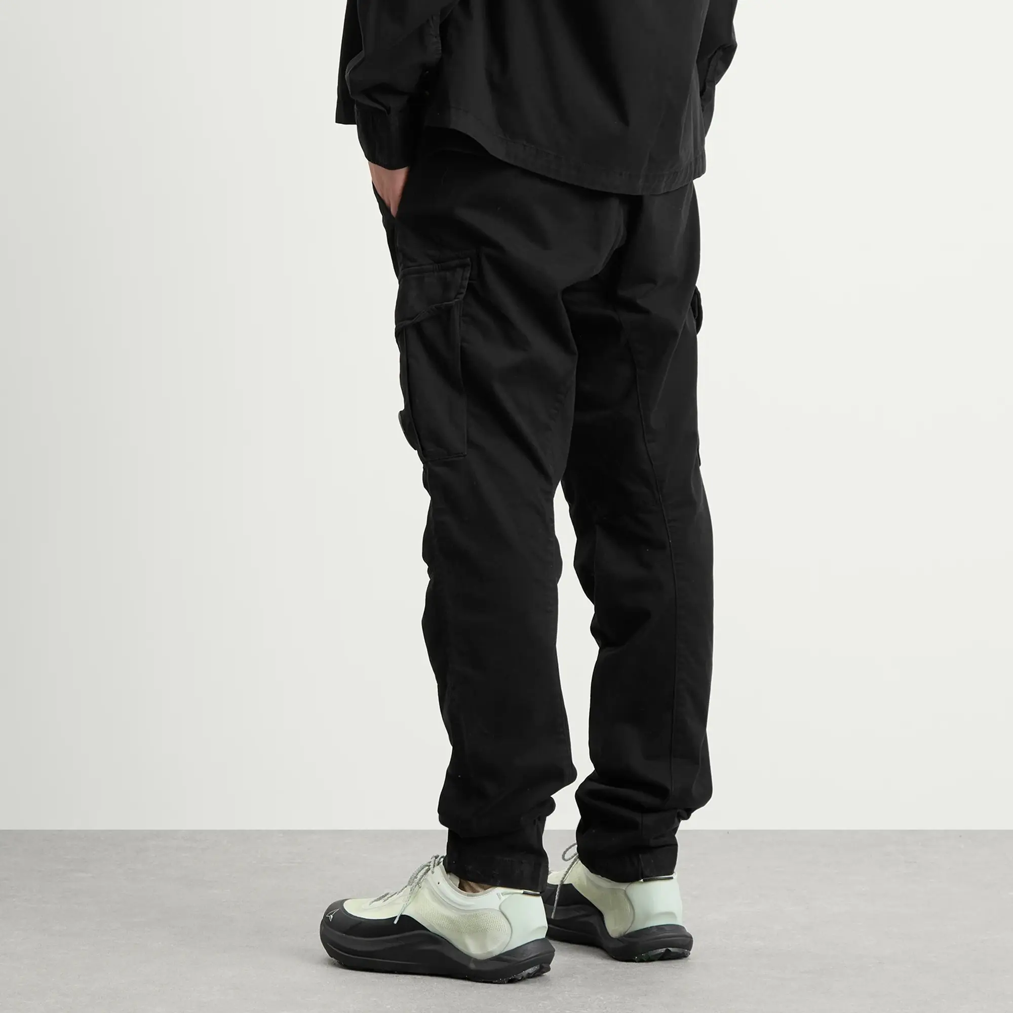 C.P. Company Men's Stretch Sateen Cargo Pants Black