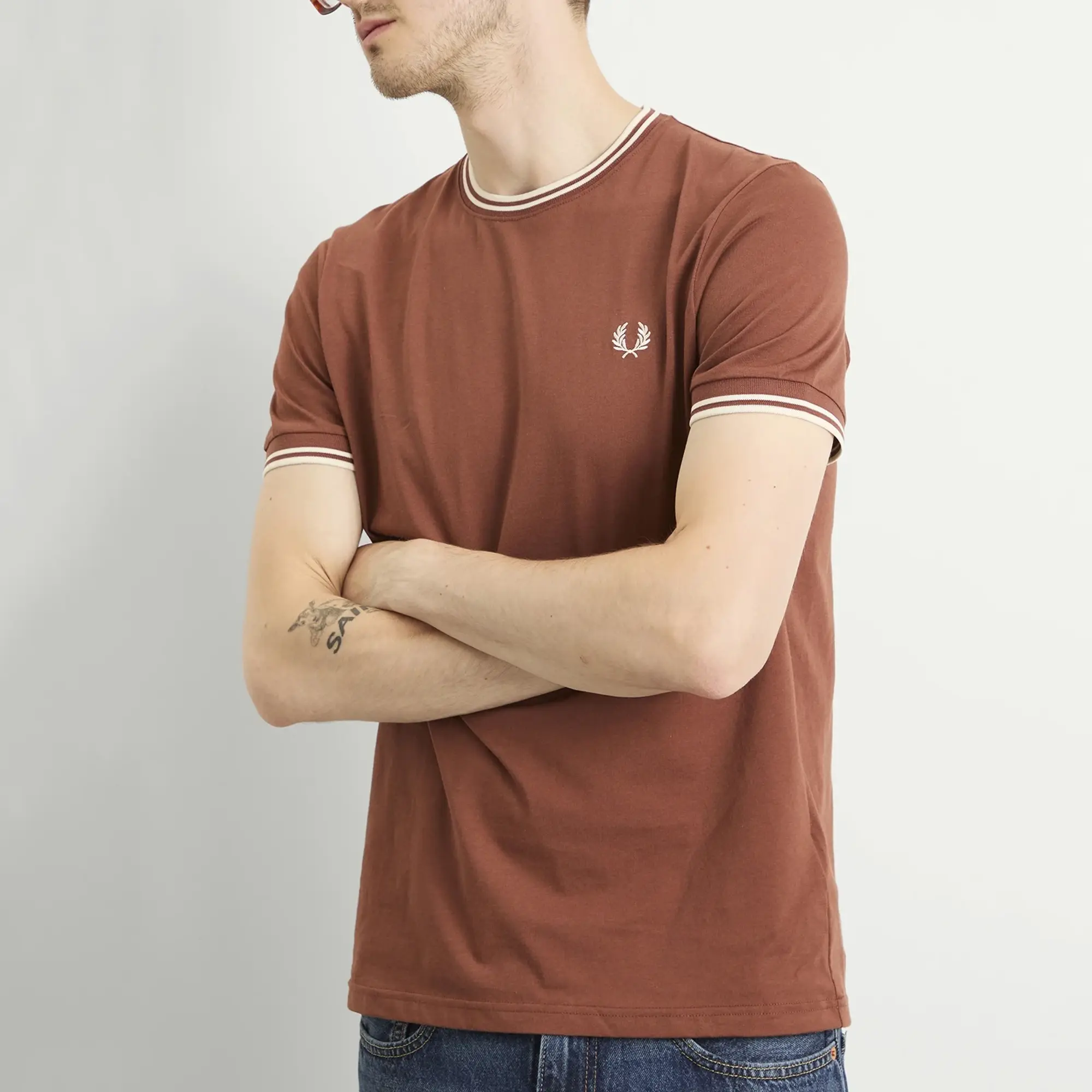 Fred Perry Men's Twin Tipped T-Shirt Whiskybrown/Ecru