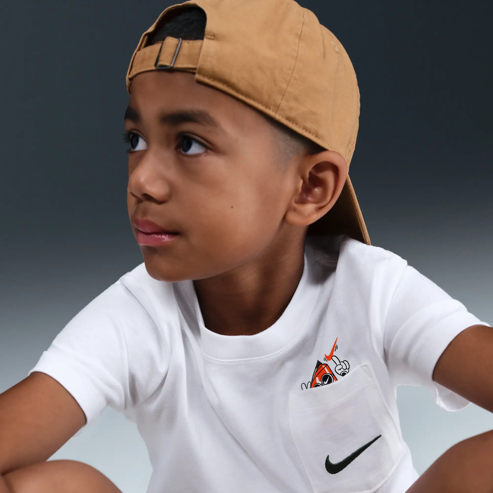 Nike Sportswear Older Kids' T-Shirt - White