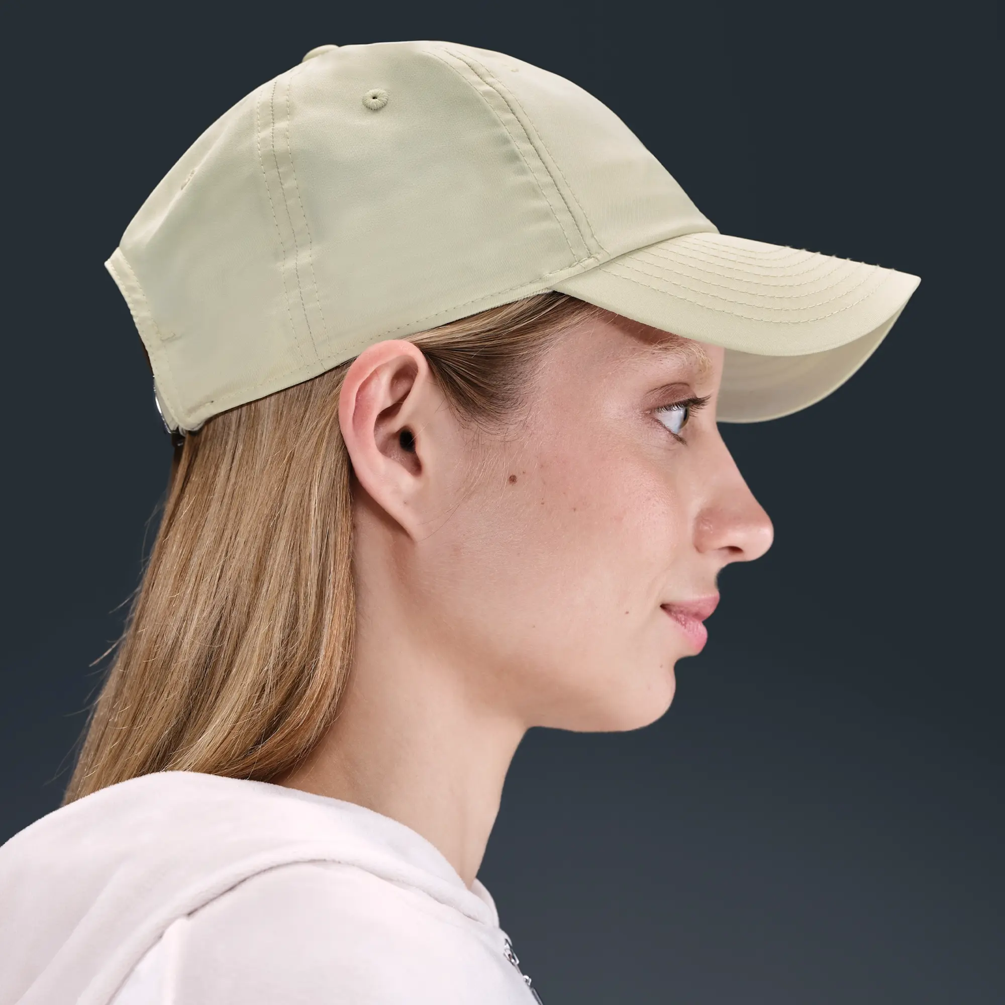 Nike Dri-FIT Club Unstructured Metal Swoosh Cap - Brown - Polyester