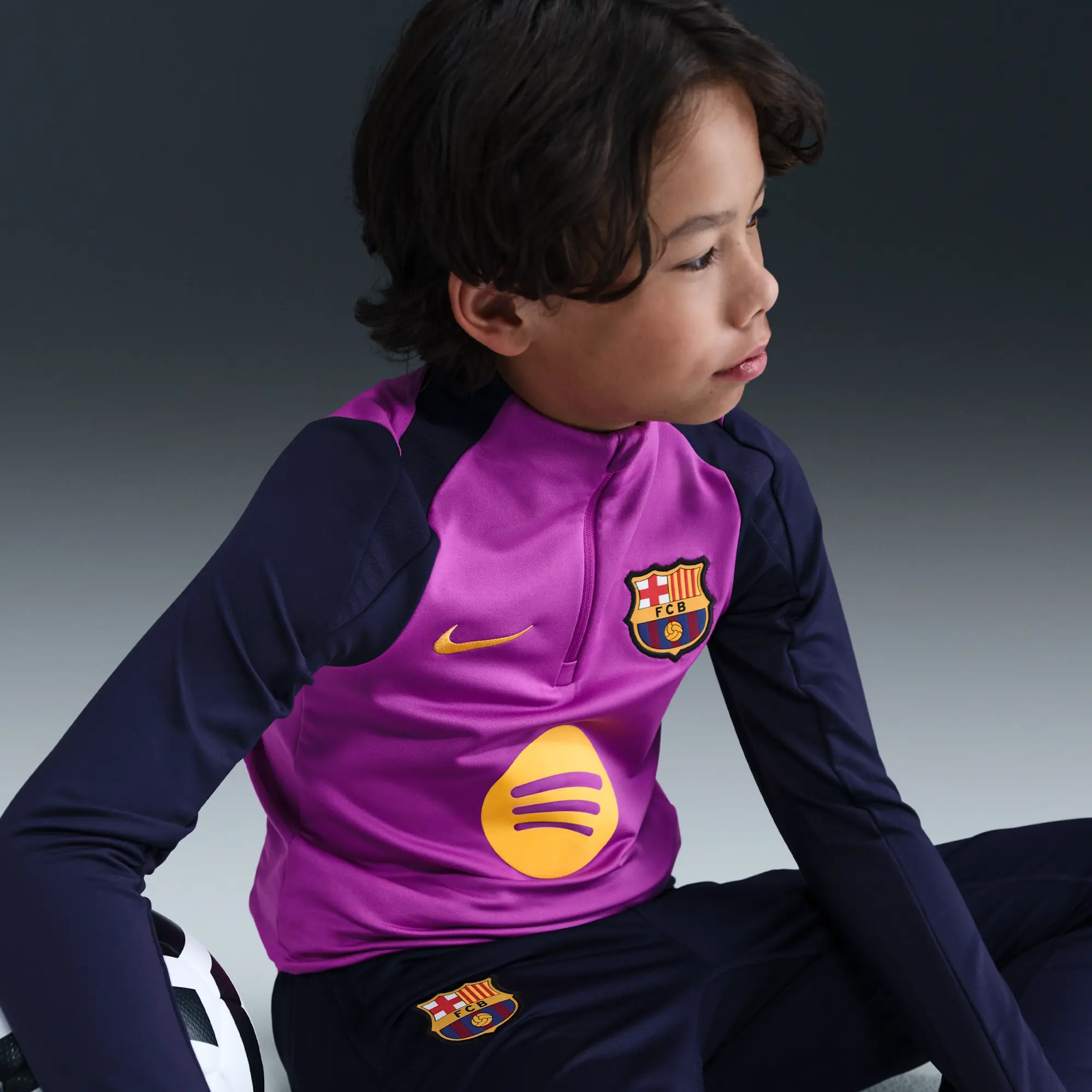 F.C. Barcelona Strike Older Kids' Nike Dri-FIT Football Drill Top - Purple - Sustainable Materials