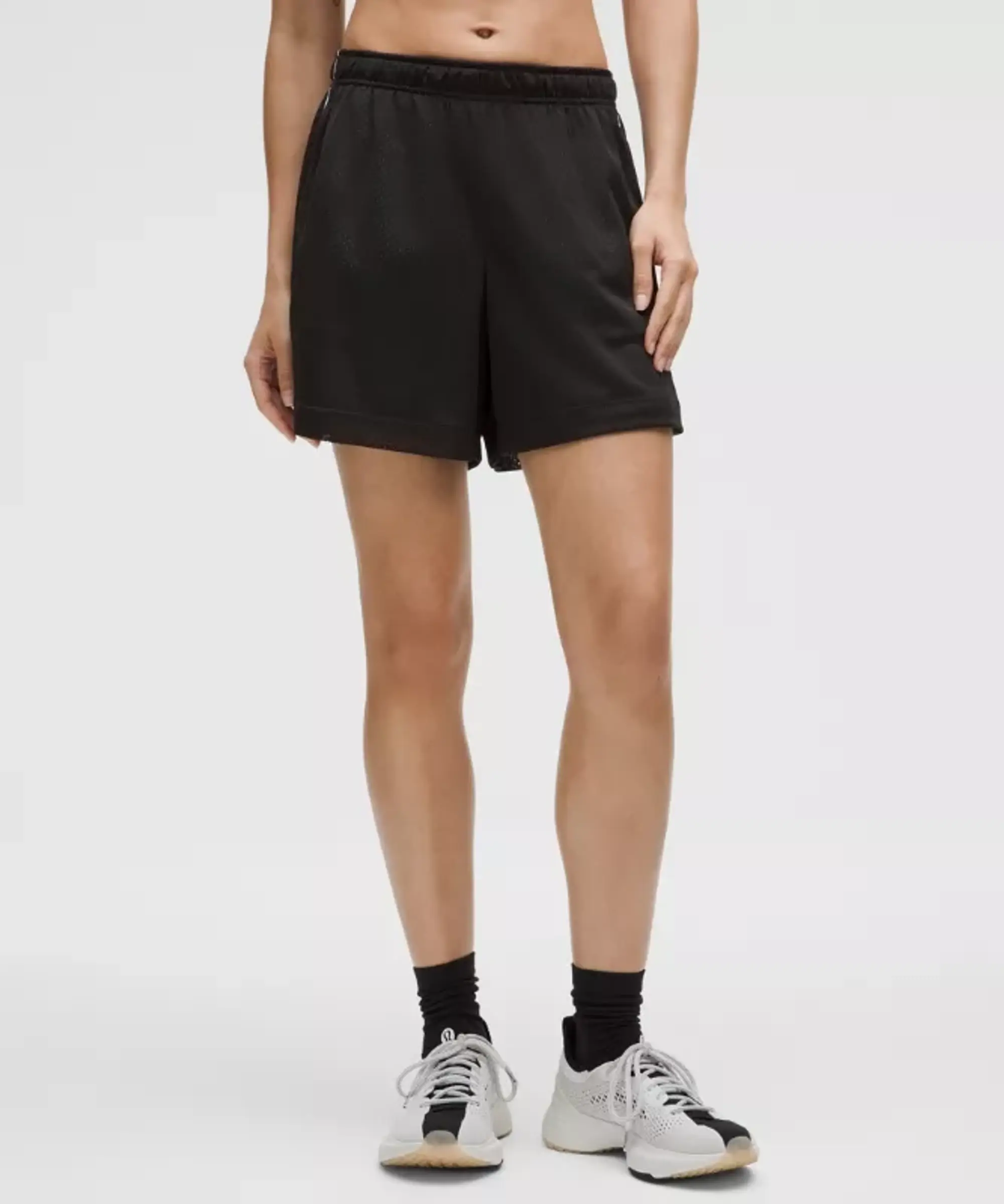 lululemon – Women's Double-Layered Mid-Rise Shorts – 5" – Color Black/Green – Size L