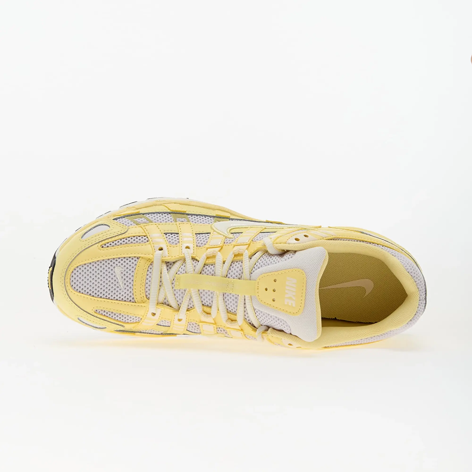 Sneakers Nike W P-6000 Soft Yellow/ Soft Pearl-Platinum Tint-Black-Metallic Silver Eur 37.5