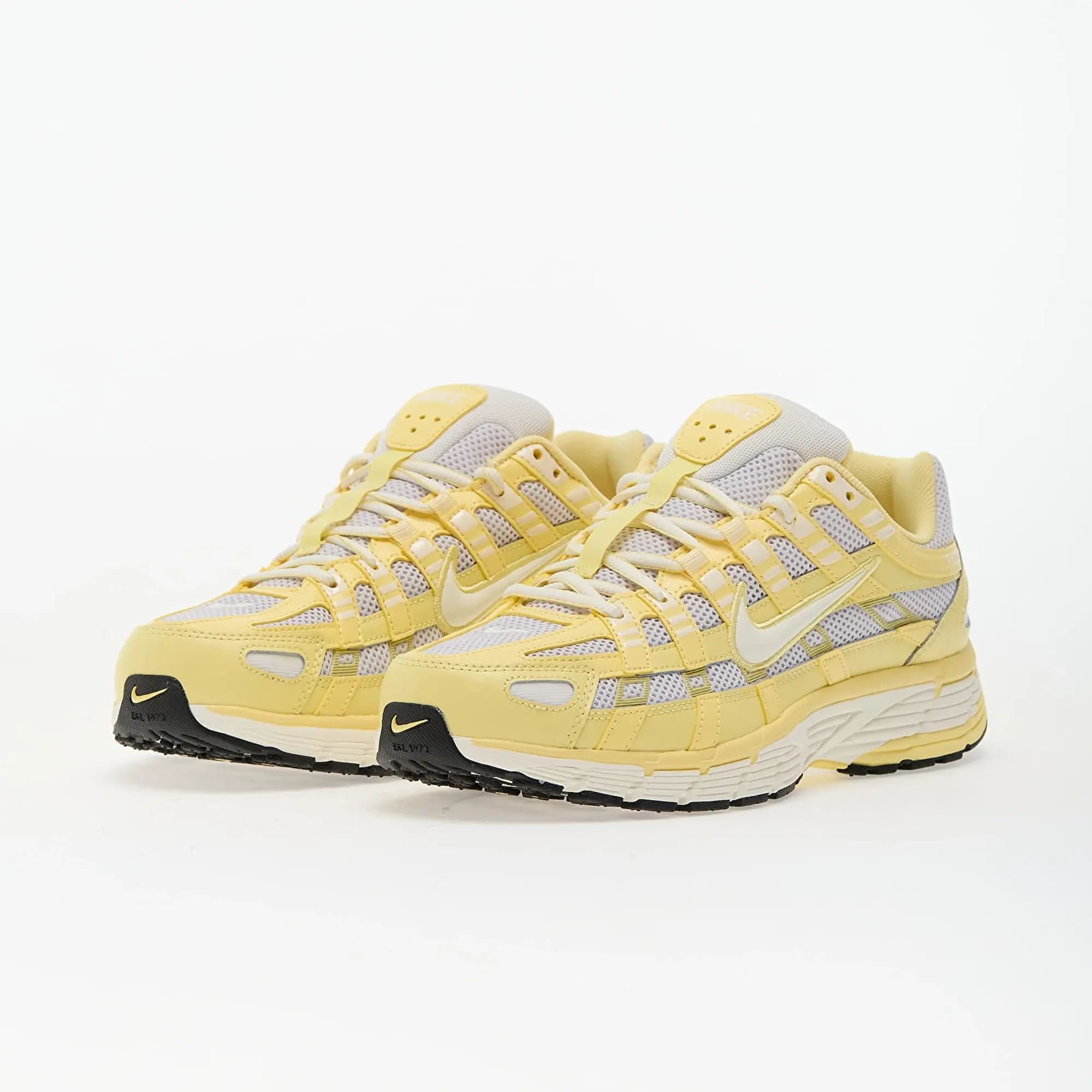Sneakers Nike W P-6000 Soft Yellow/ Soft Pearl-Platinum Tint-Black-Metallic Silver Eur 37.5