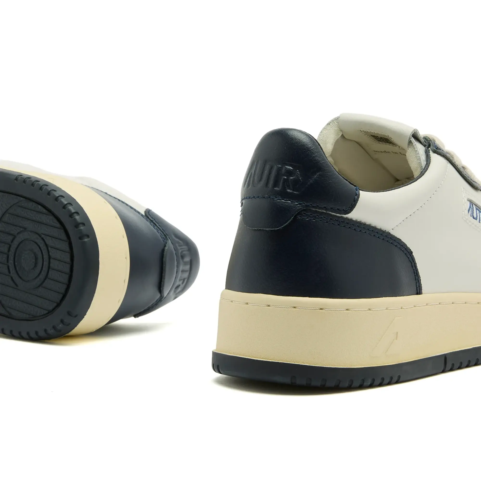 Autry Men's 01 Medalist Low Leather Sneaker Wht/Blue