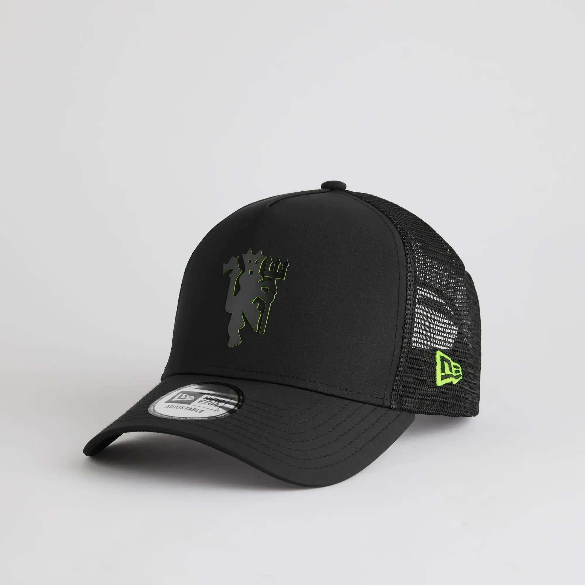 Manchester United x New Era Tonal Devil Trucker Cap Black