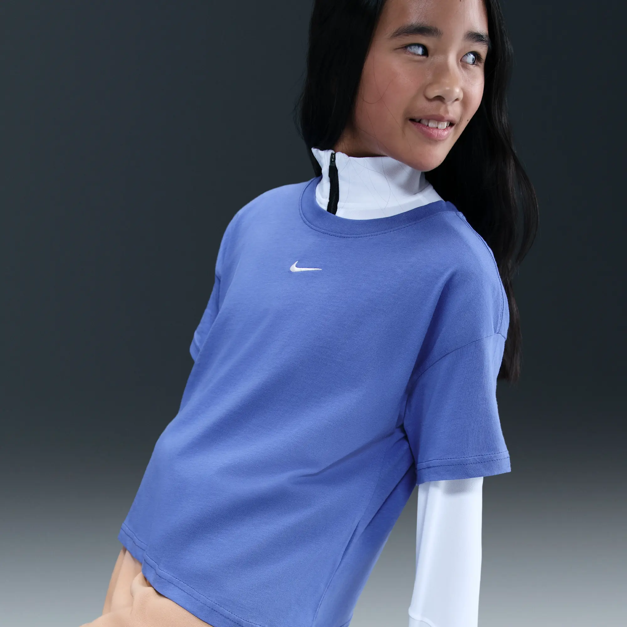 Nike Sportswear Essential Older Kids' (Girls') T-Shirt - Blue