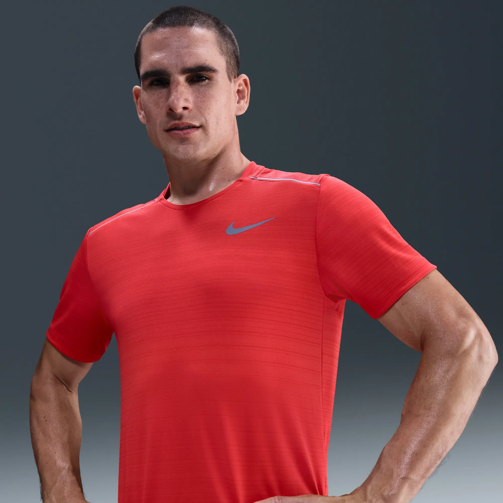 Nike Miler Men's Short-Sleeve Running Top - Red - Polyester