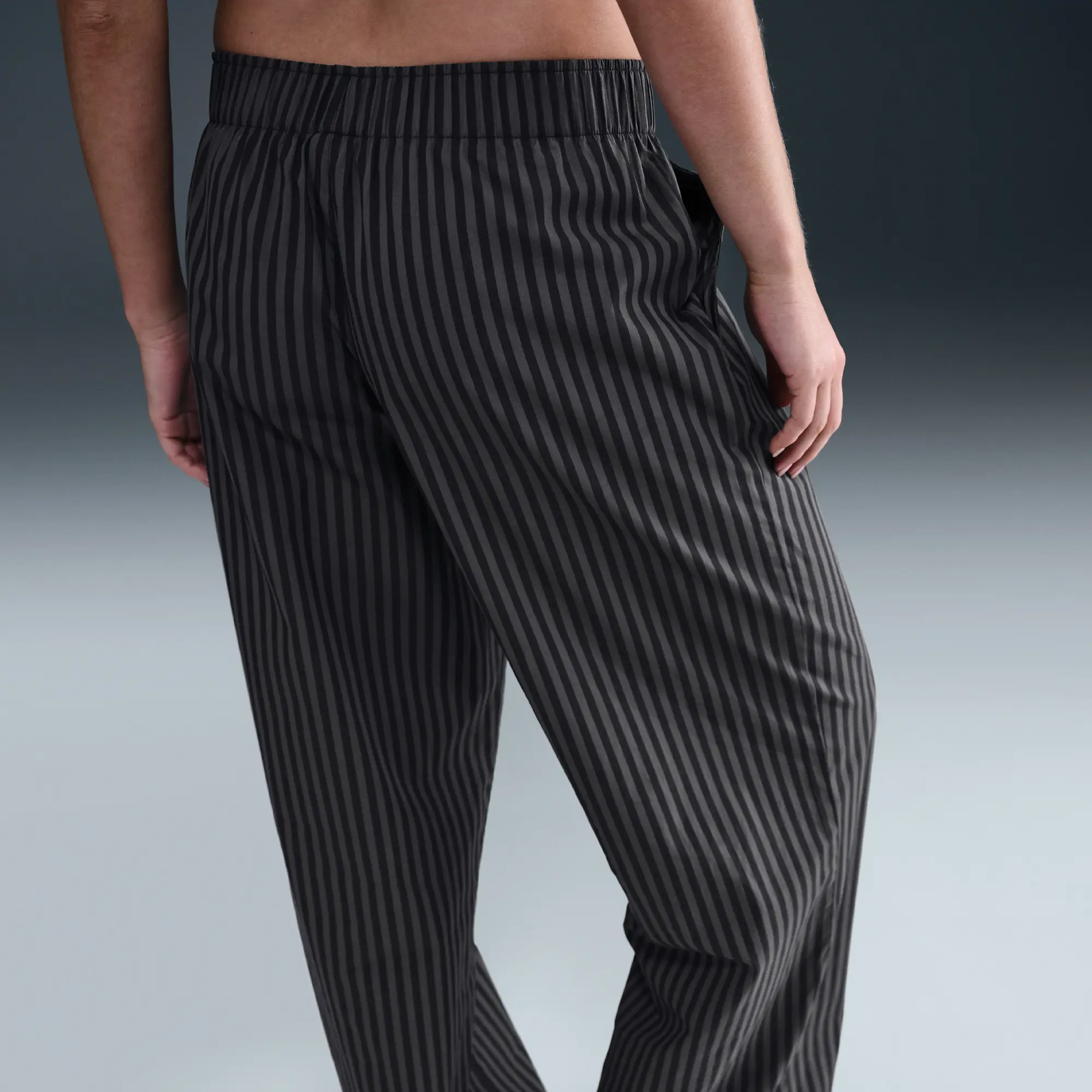 Nike Sportswear Chill Poplin Mid-Rise Loose Striped Trousers - Black