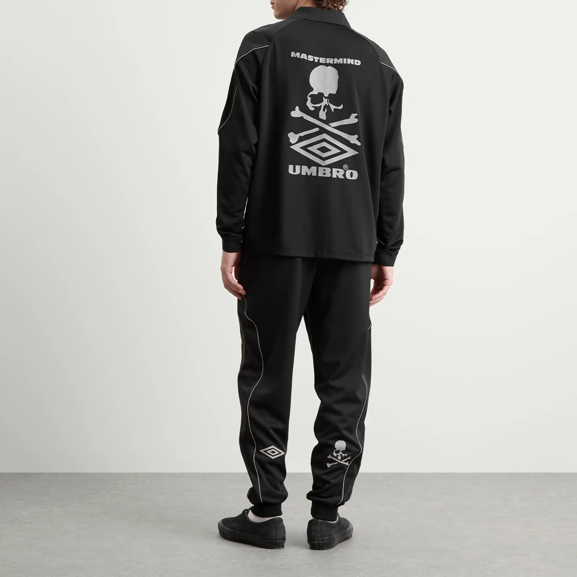 MASTERMIND WORLD Men's x Umbro Long Sleeve Game Shirt Black