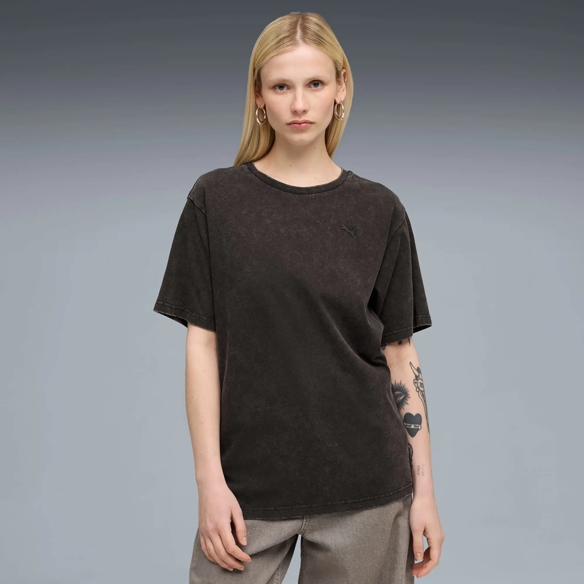 PUMA Essentials Elevated Relaxed Wash T-Shirt Women, Black, size 3XL