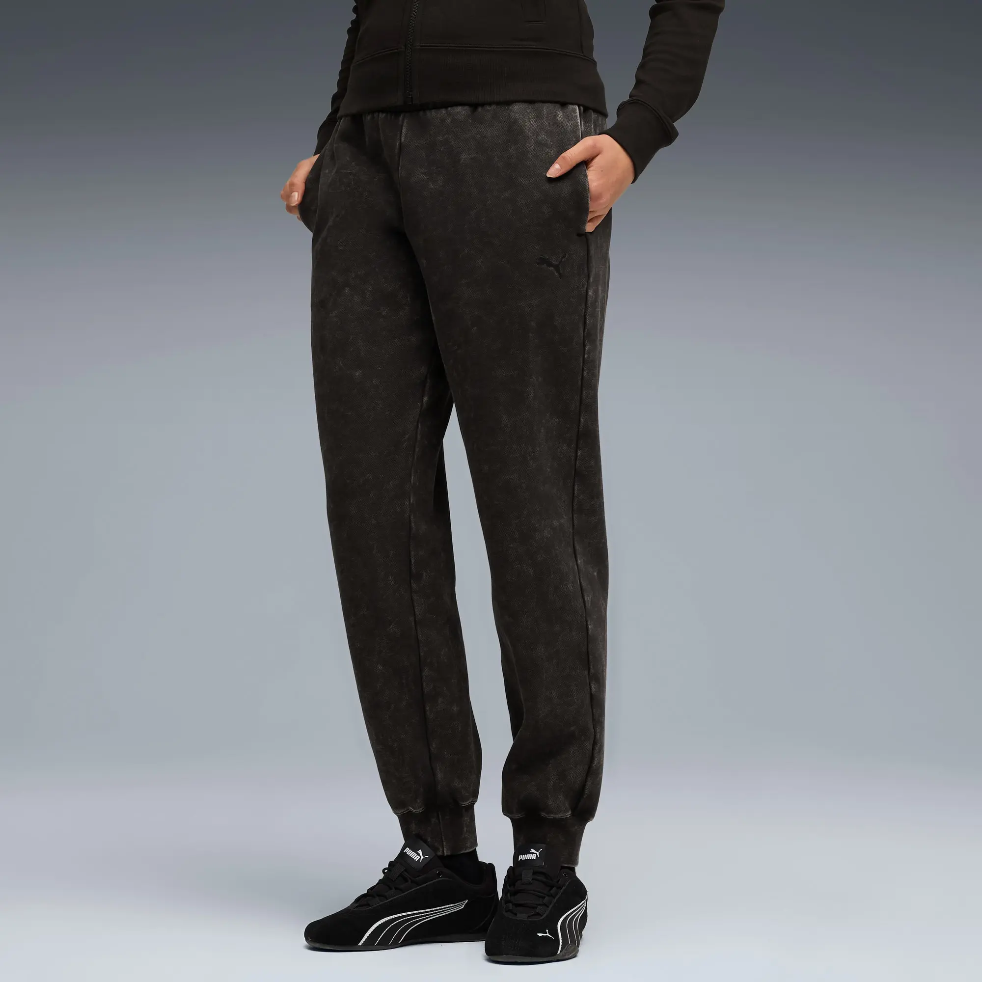 PUMA Essentials Elevated Comfort Wash Sweatpants Women, Black, size 3XL