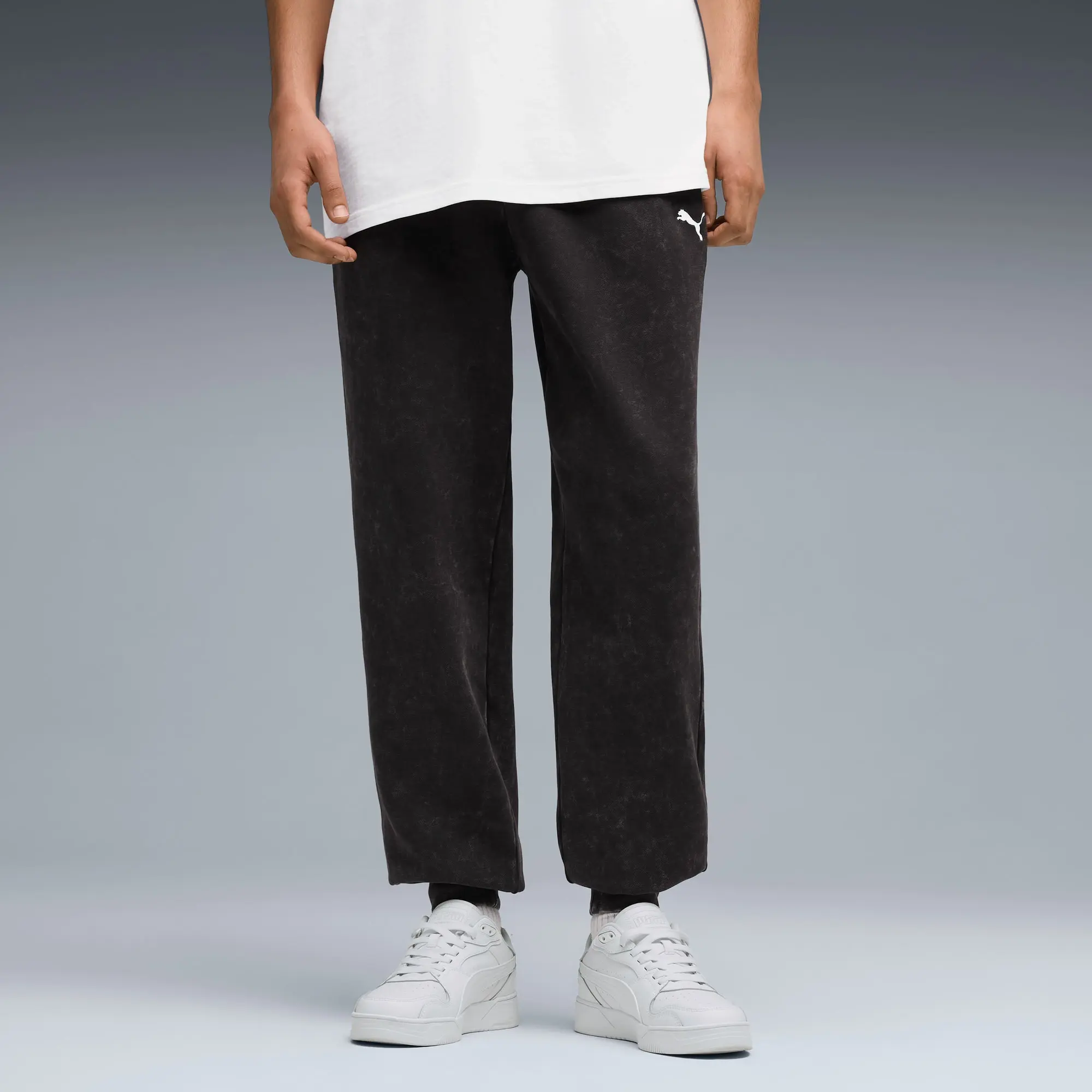 PUMA Essentials Elevated Relaxed Wash Sweatpants Men, Black, size Large