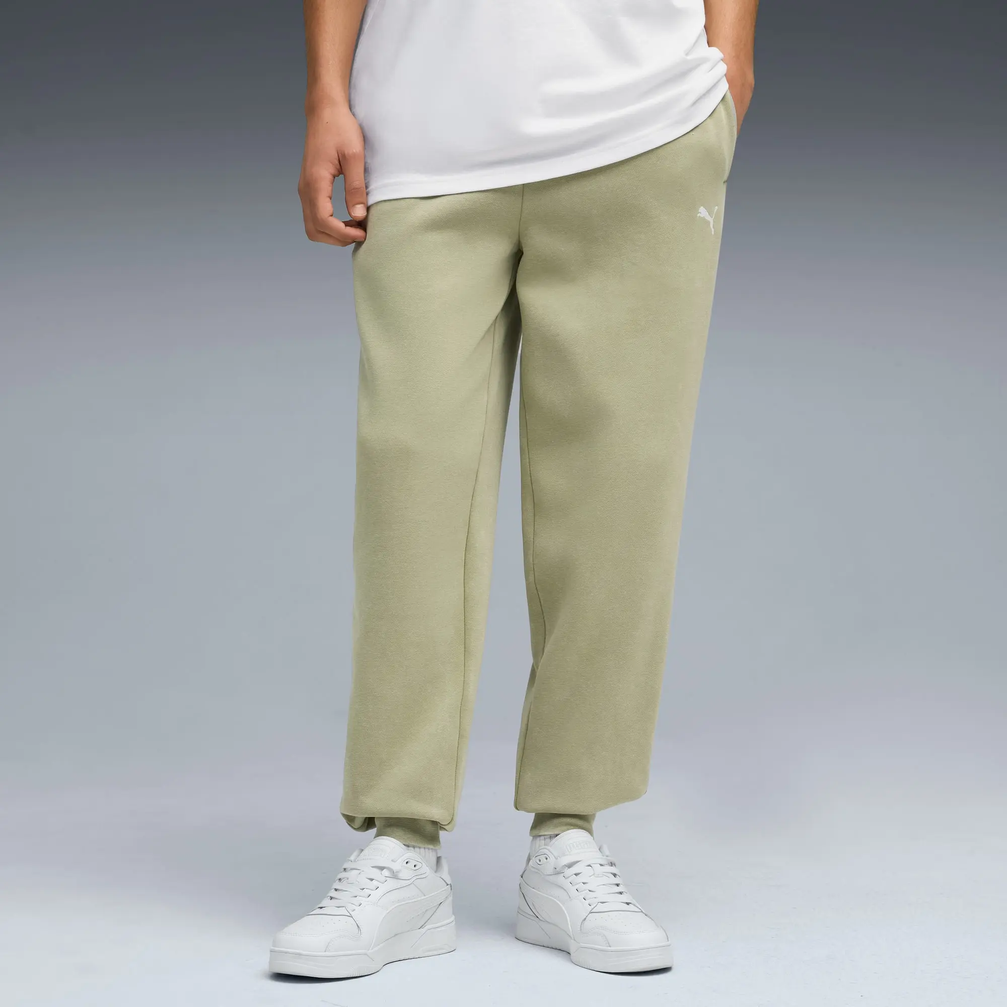 PUMA Essentials Elevated Relaxed Wash Sweatpants Men, Lux Army, size Large
