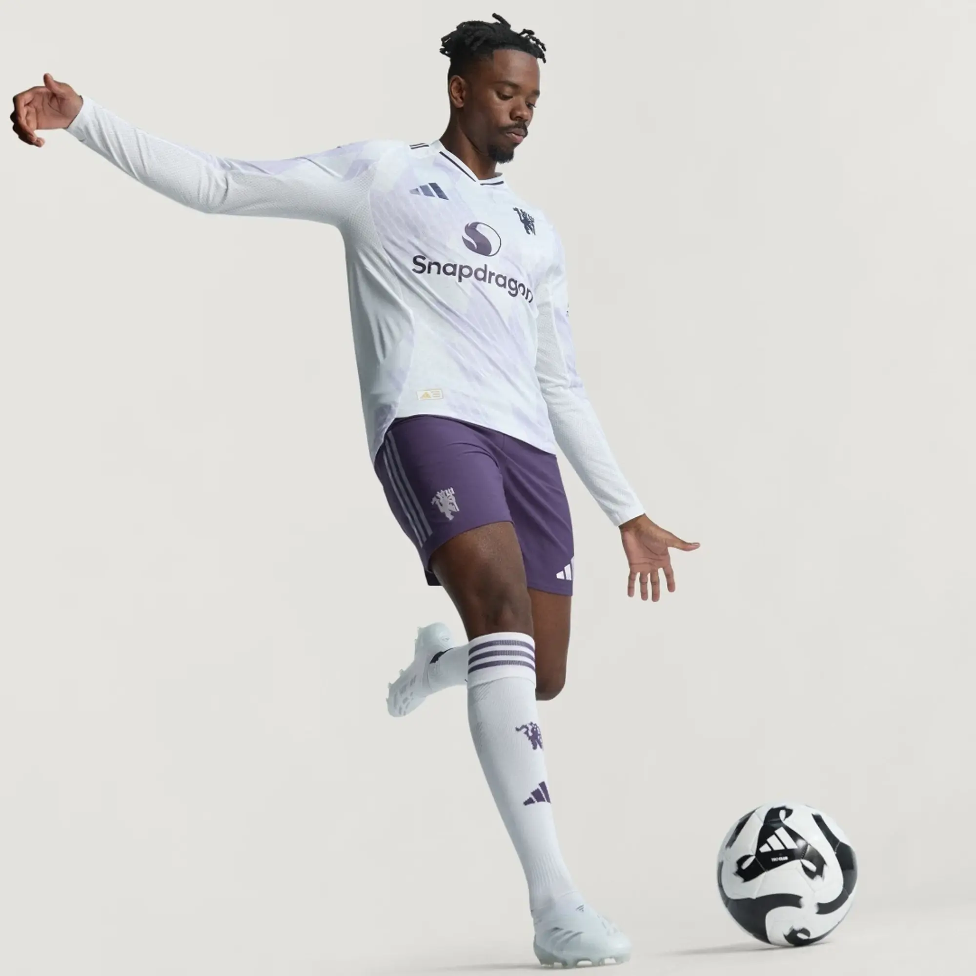 adidas Manchester United 25/26 Long Sleeve Away Authentic Jersey