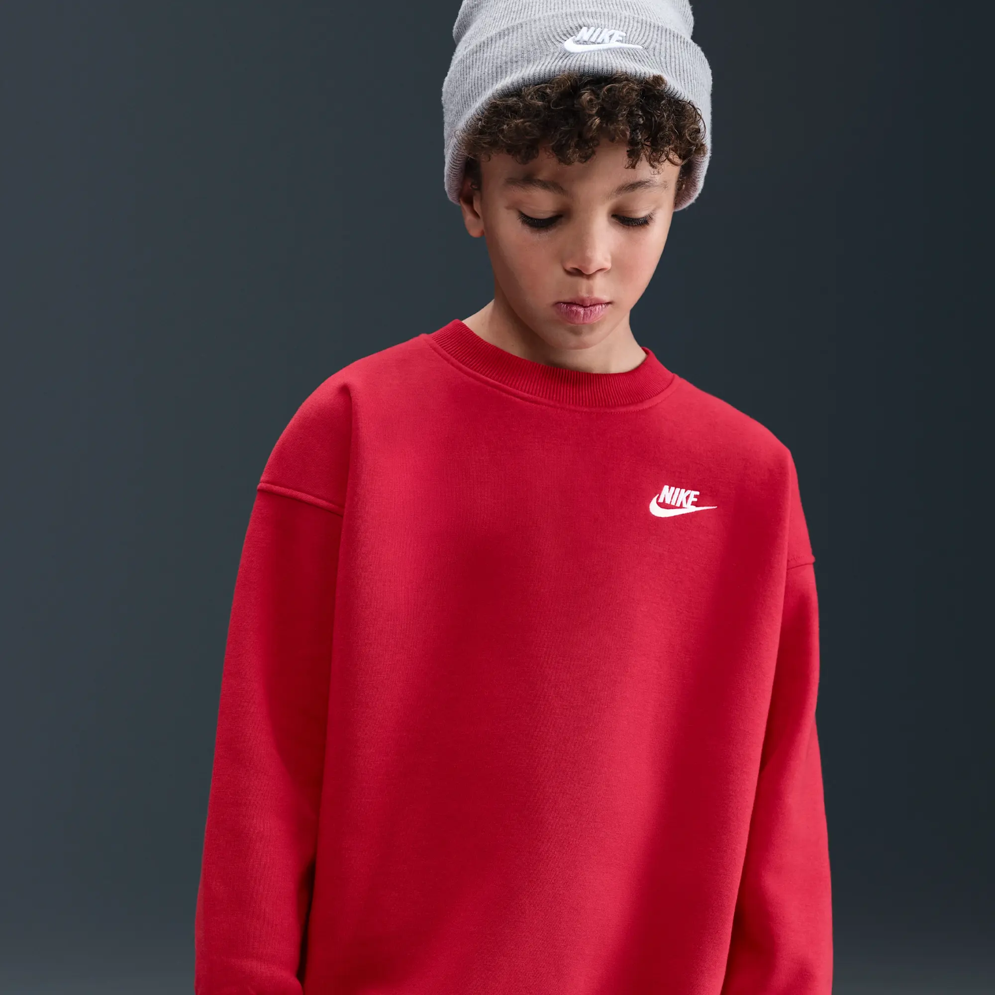 Nike Sportswear Club Fleece Older Kids' Oversized Sweatshirt - Red - Cotton/Polyester