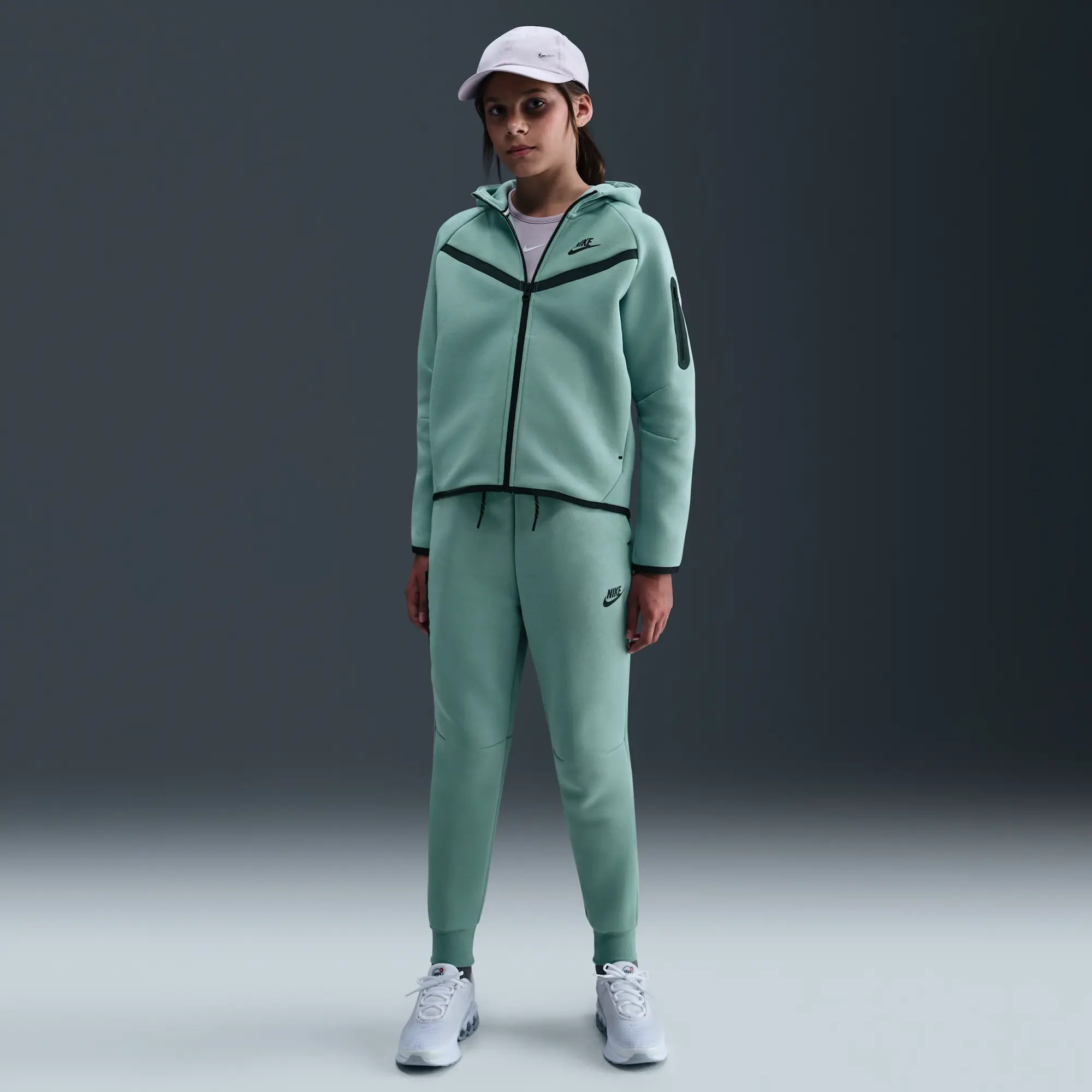 Nike Sportswear Tech Fleece Girls' Full-Zip Hoodie - Green