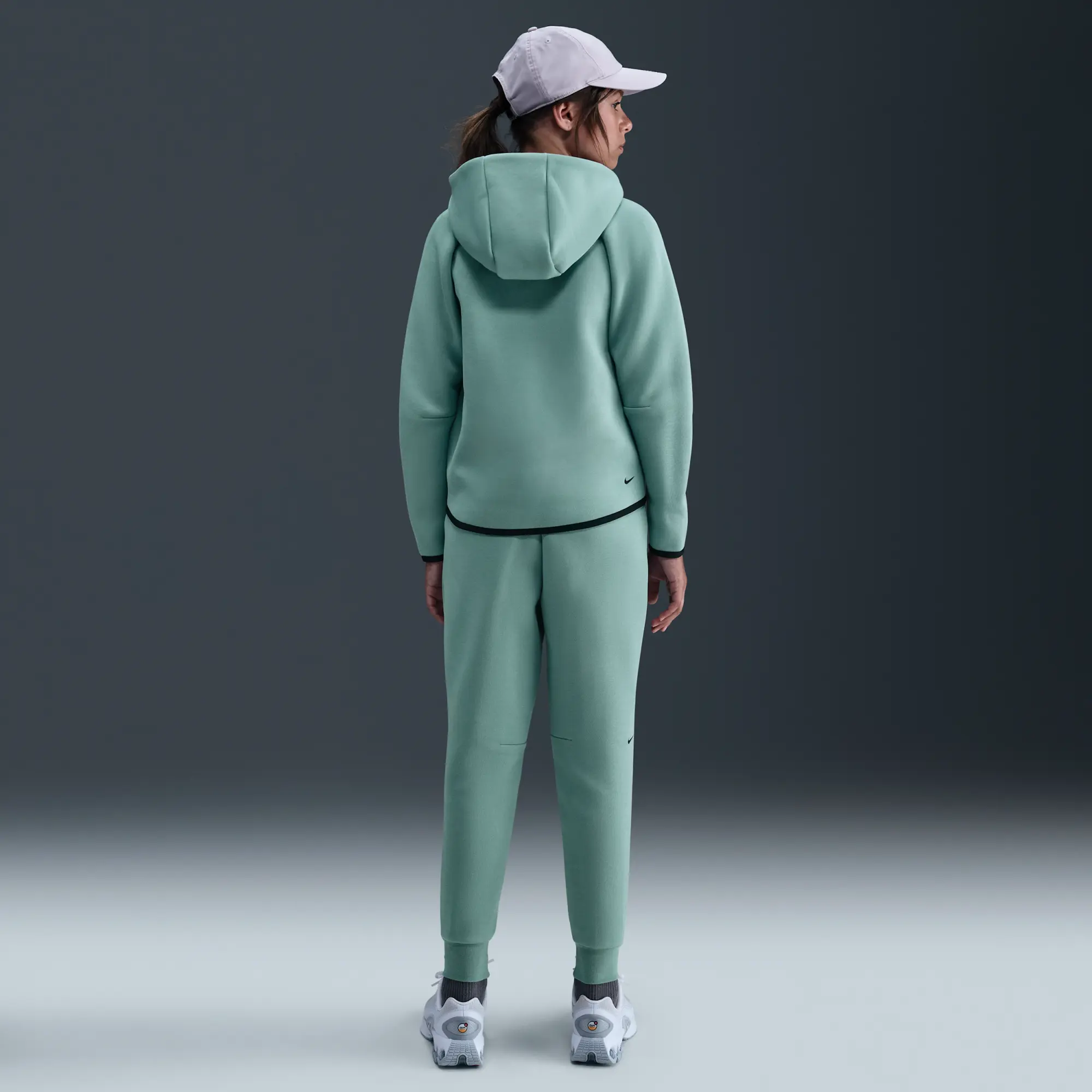 Nike Sportswear Tech Fleece Girls' Joggers - Green - Cotton/Polyester